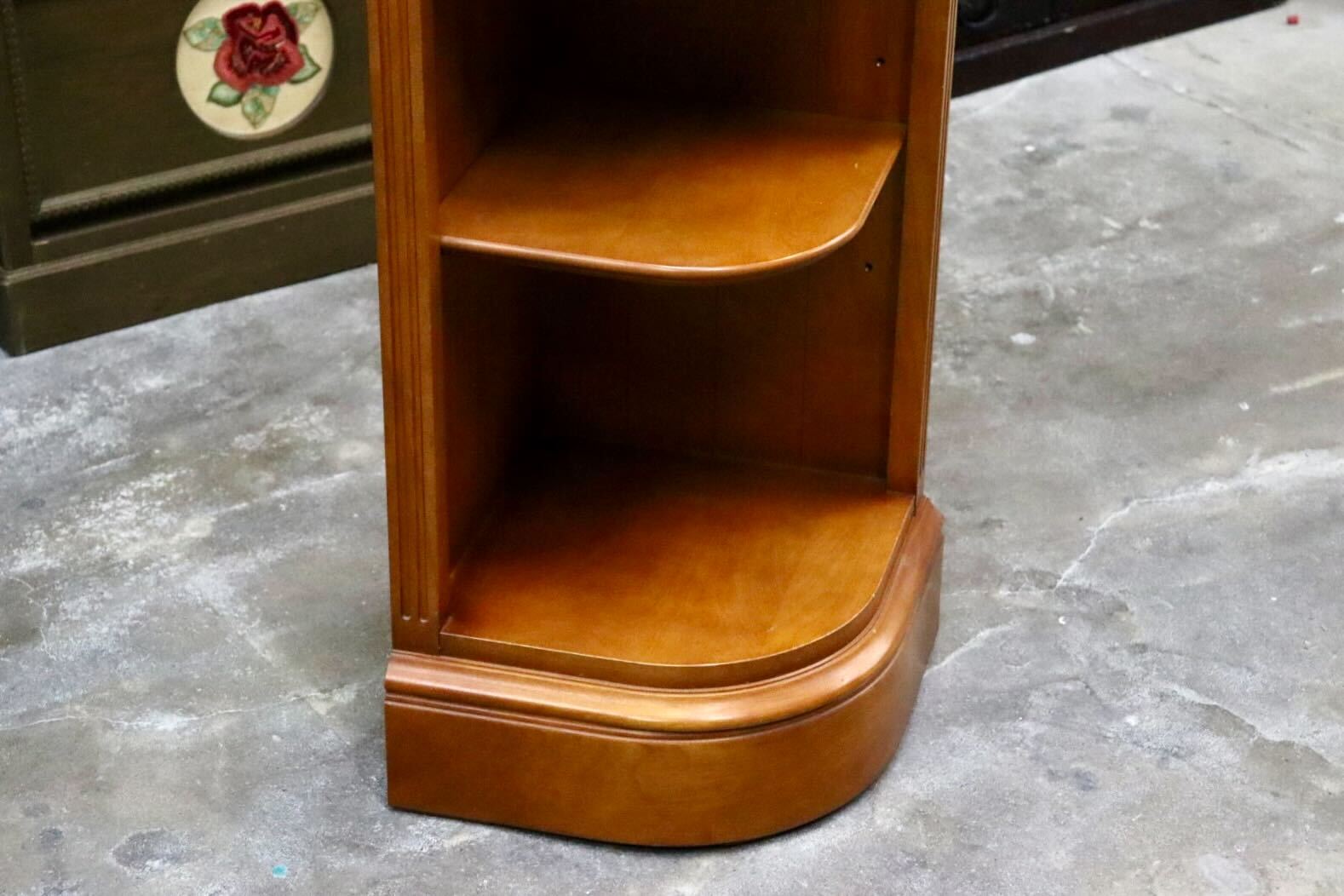 GMIS323○横浜ダニエル / DANIEL コーナーラック 飾り棚 シェルフ リビング収納 アーリーアメリカン 樺桜 無垢 定価約27.4万 美品