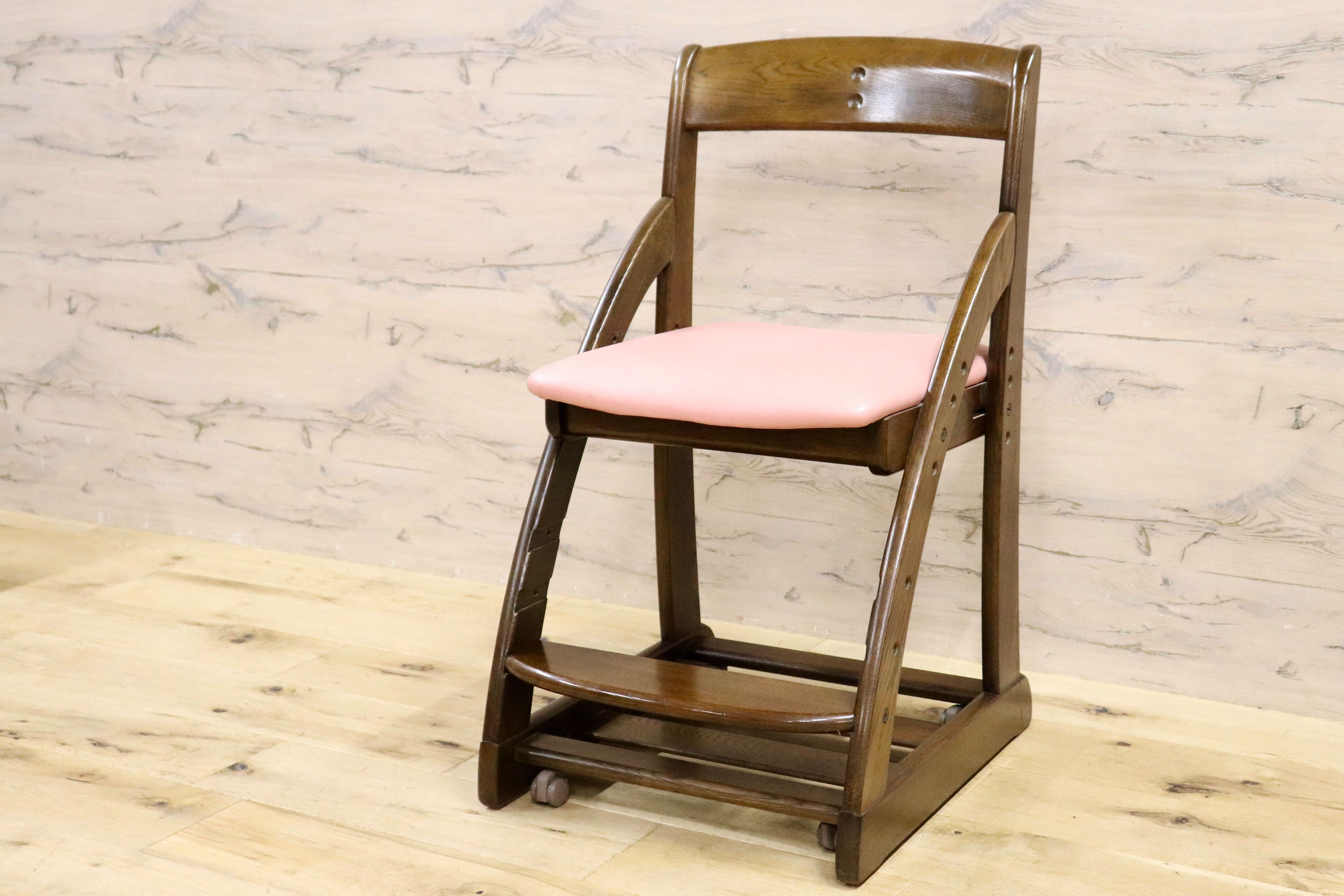 GMHK340B○karimoku / カリモク デスクチェア XT0901IK 学習椅子 キッズチェア キャスター付き 高さ調整 ピンク オーク 合皮