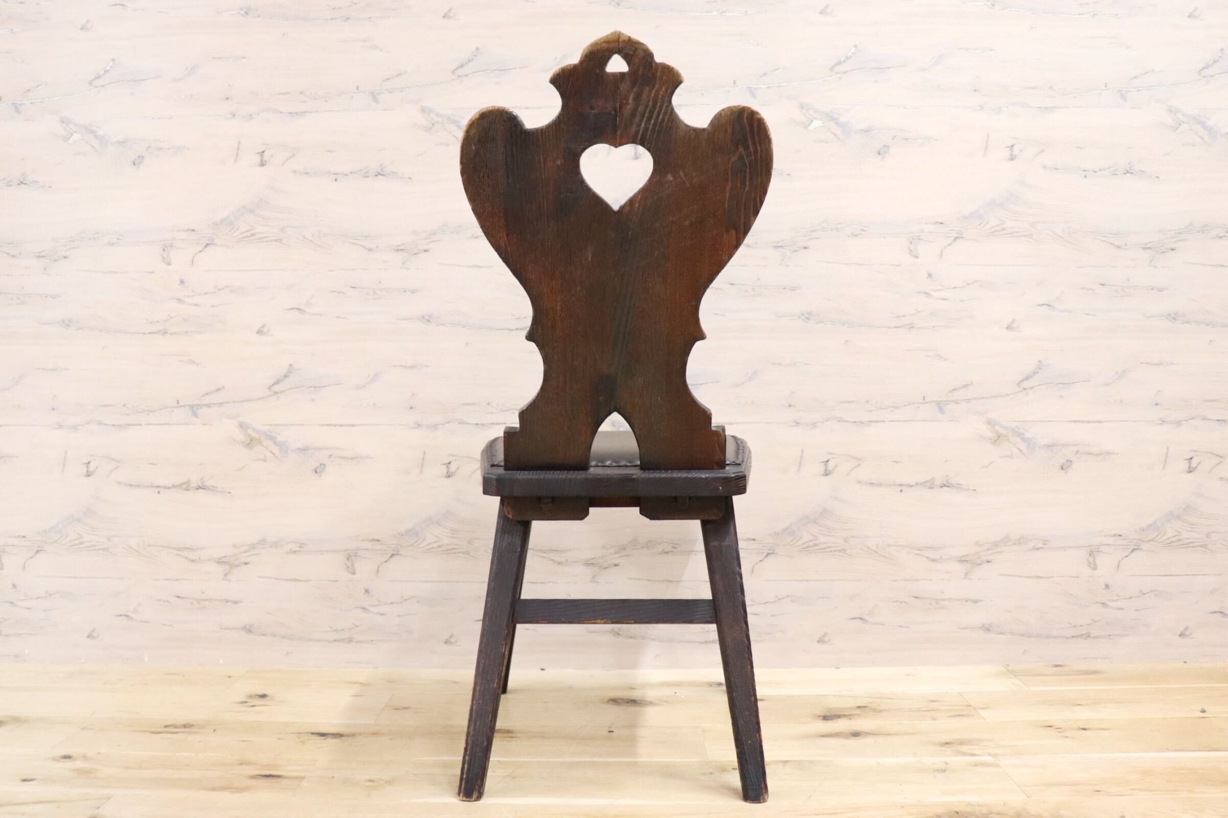 GMGN59B○スペイン製 西洋 アンティーク 椅子 サイドチェア レザー 彫刻 鋲打ち ヴィンテージ カントリー レトロ 古木