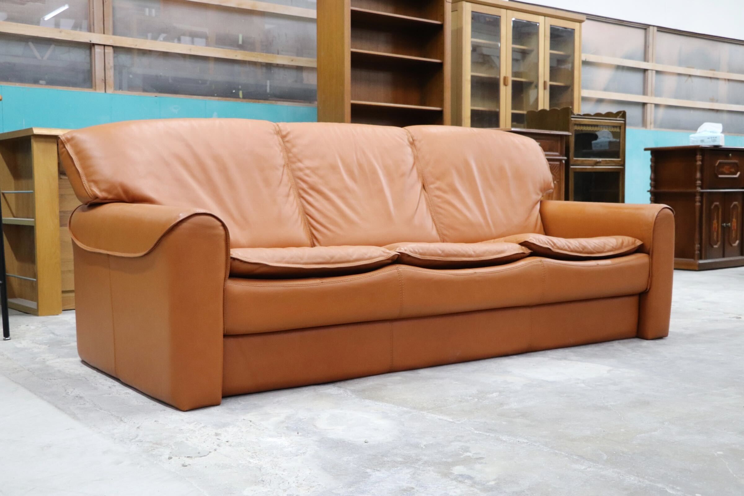 GMHK502○イタリアモダン 高級 クラシック 3人掛けソファ トリプルソファ 総革 ブラウン 長椅子 検)モビリア デセデ パオログッチ