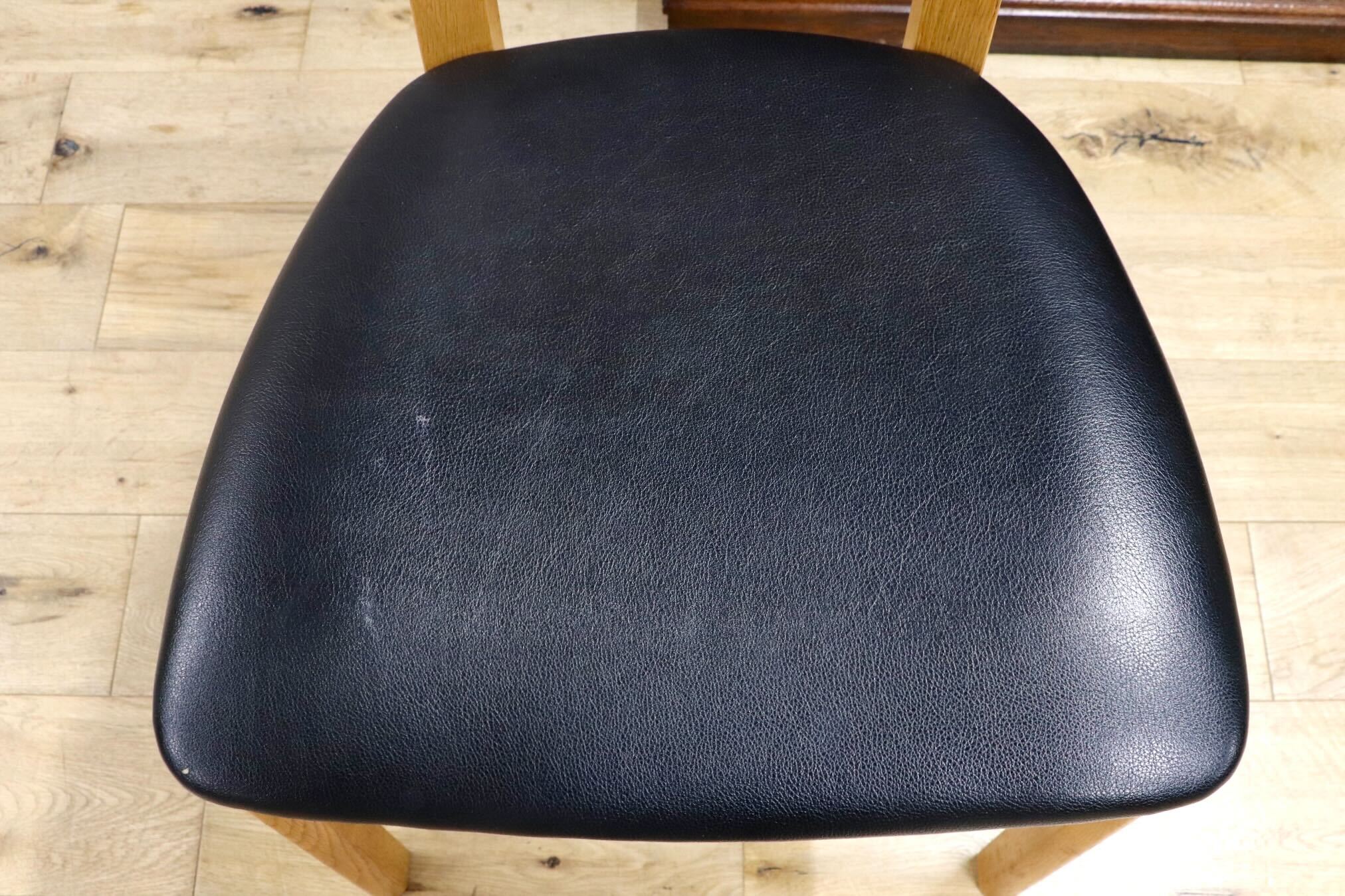 GMIK825D○シラカワ / shirakawa RAPT ラプト ダイニングチェア 木製 食卓椅子 イス 飛騨家具 和モダン シンプル 合皮 楢材 ブラック
