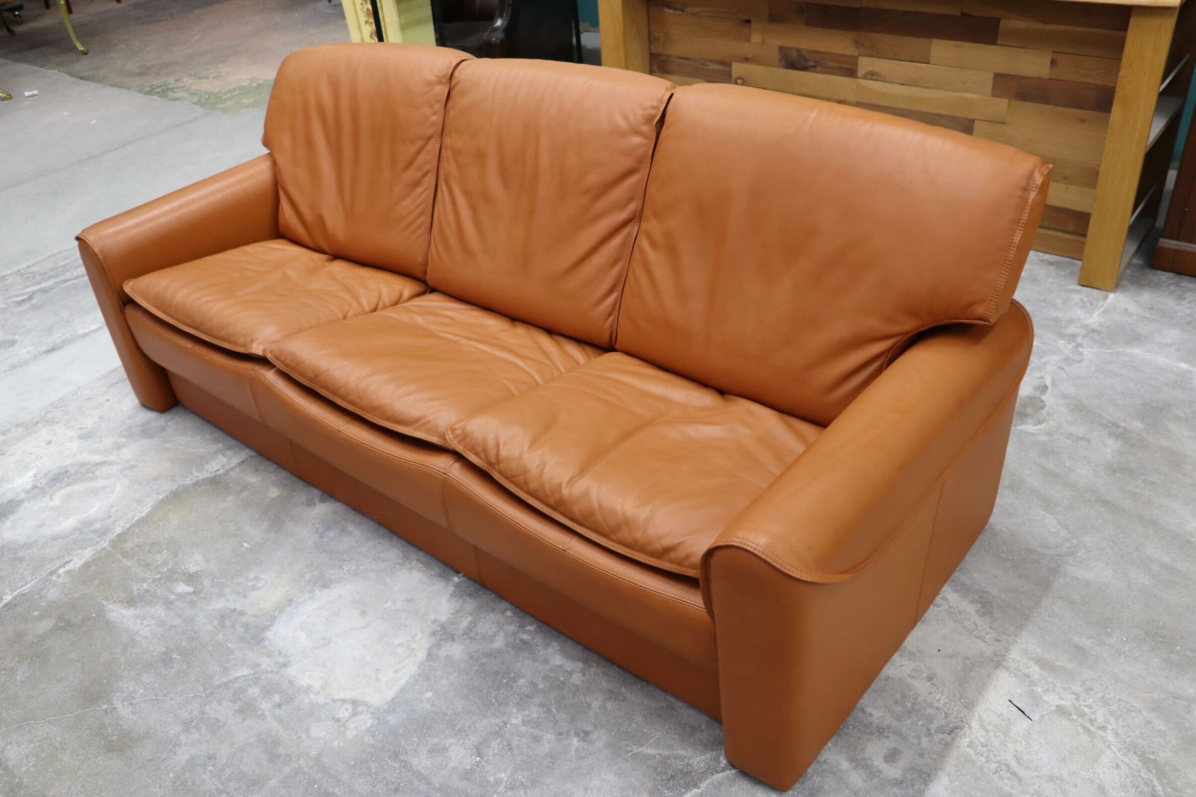 GMHK502○イタリアモダン 高級 クラシック 3人掛けソファ トリプルソファ 総革 ブラウン 長椅子 検)モビリア デセデ パオログッチ