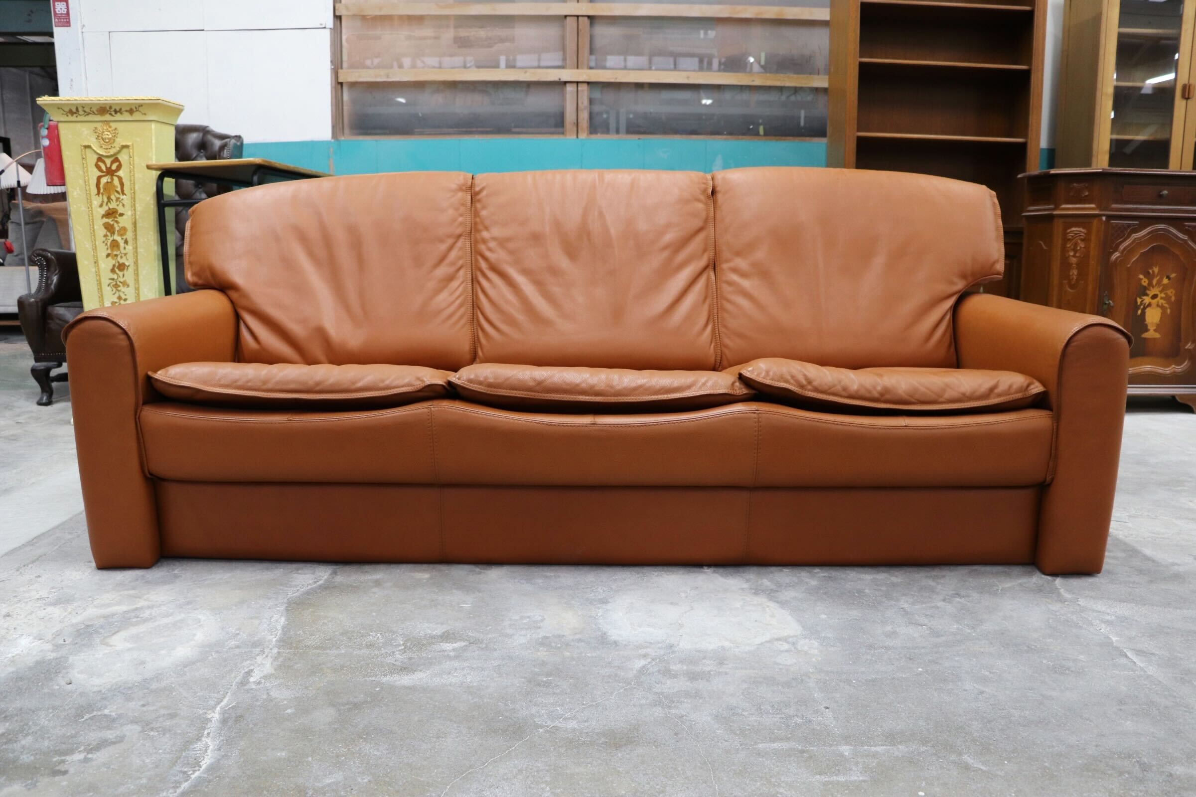 GMHK502○イタリアモダン 高級 クラシック 3人掛けソファ トリプルソファ 総革 ブラウン 長椅子 検)モビリア デセデ パオログッチ