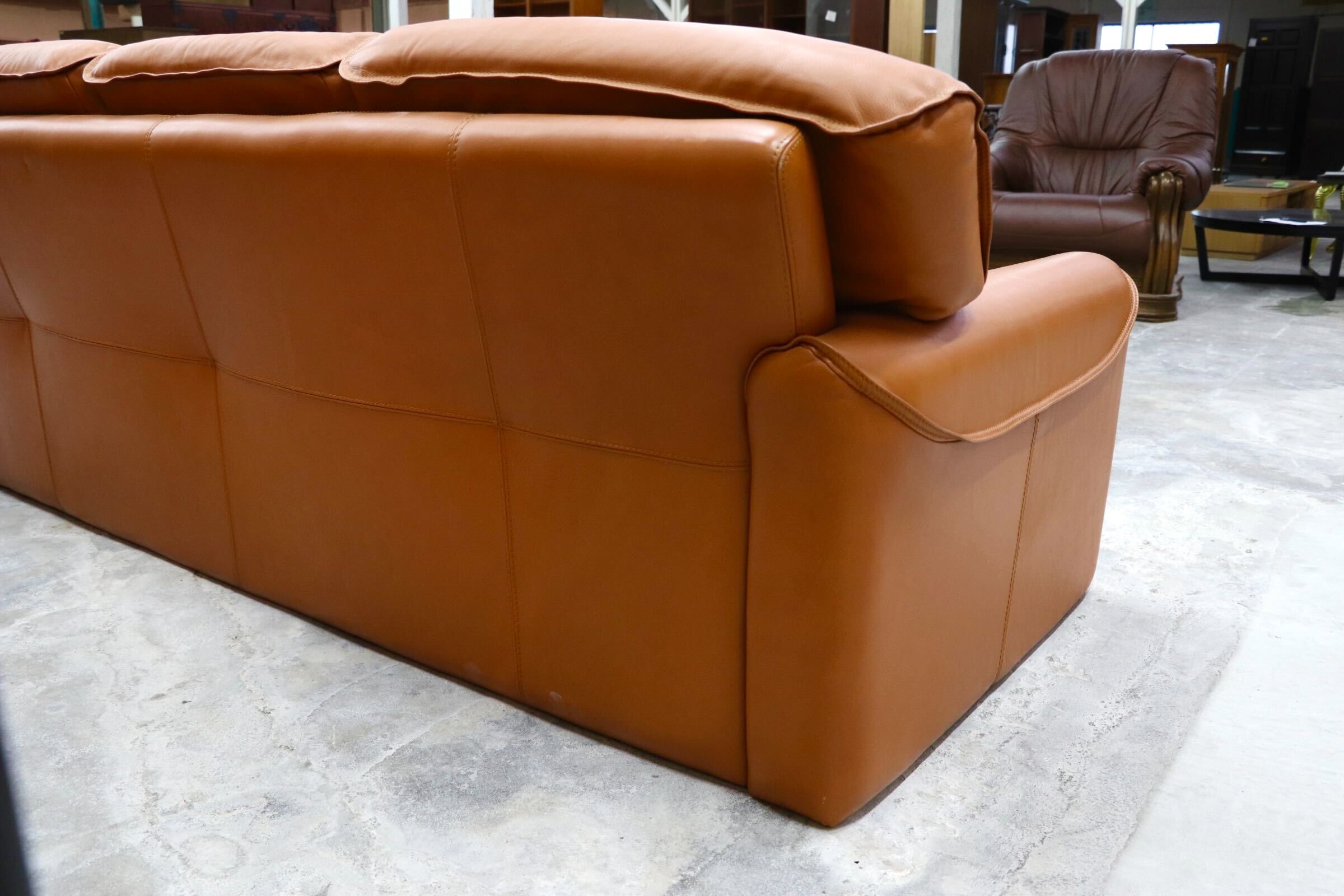 GMHK502○イタリアモダン 高級 クラシック 3人掛けソファ トリプルソファ 総革 ブラウン 長椅子 検)モビリア デセデ パオログッチ