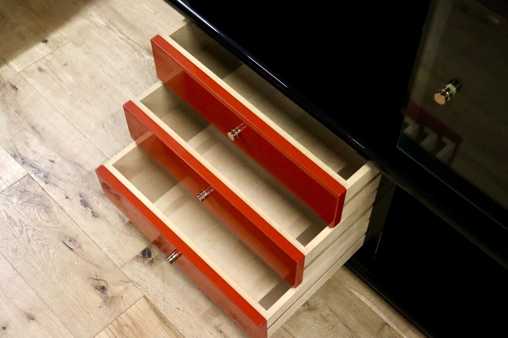 GMHS187B○輪島塗り 飾り棚 サイドボード 茶箪笥 茶棚 収納棚 朱色 伝統工芸 和家具 和モダン 和室 座敷 最高級 アンティーク 検)モリシゲ