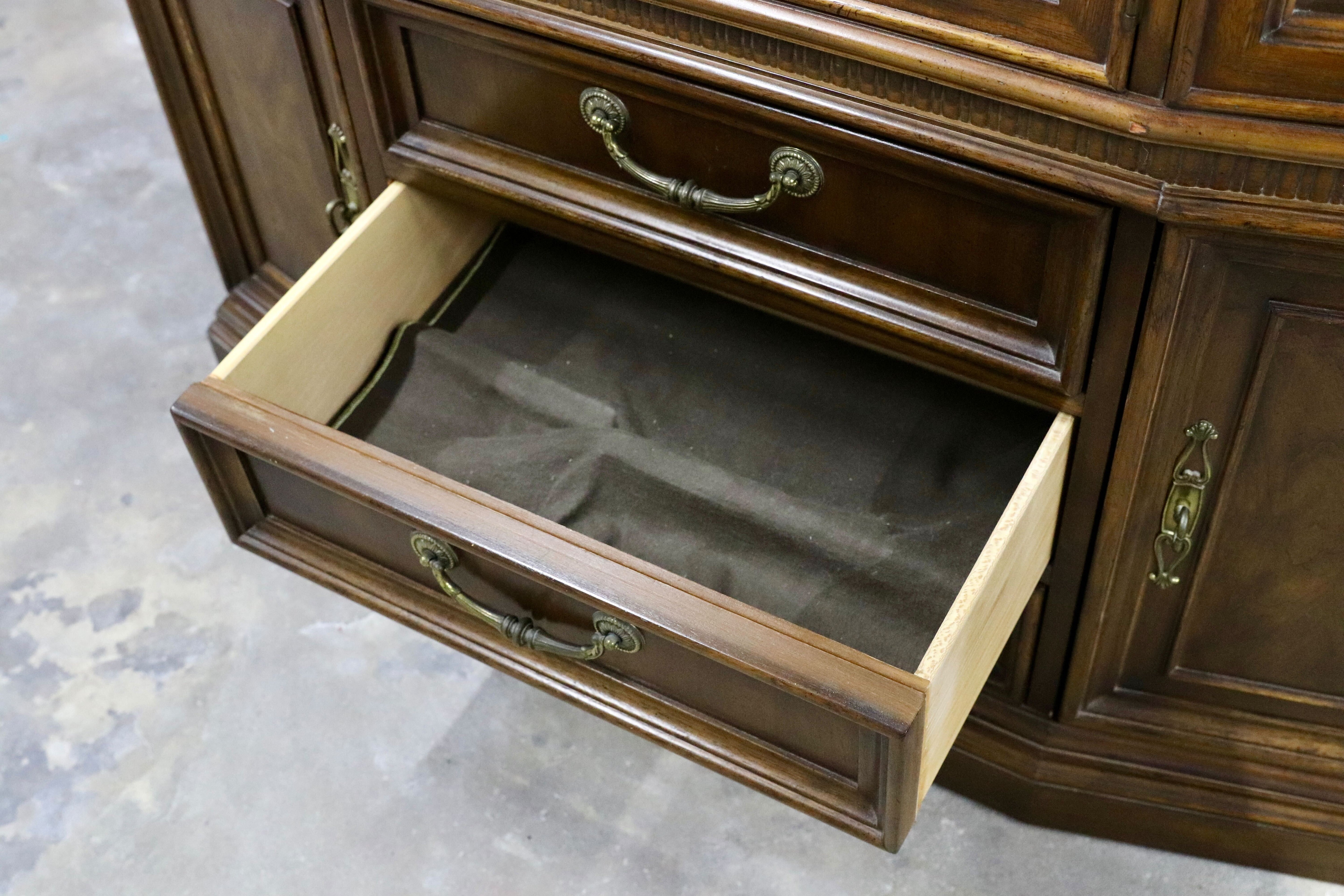 GMIK575○DREXEL HERITAGE / ドレクセルヘリテイジ キャビネット 飾り棚 クラシック キュリオ アメリカ ヴィンテージ カップボード