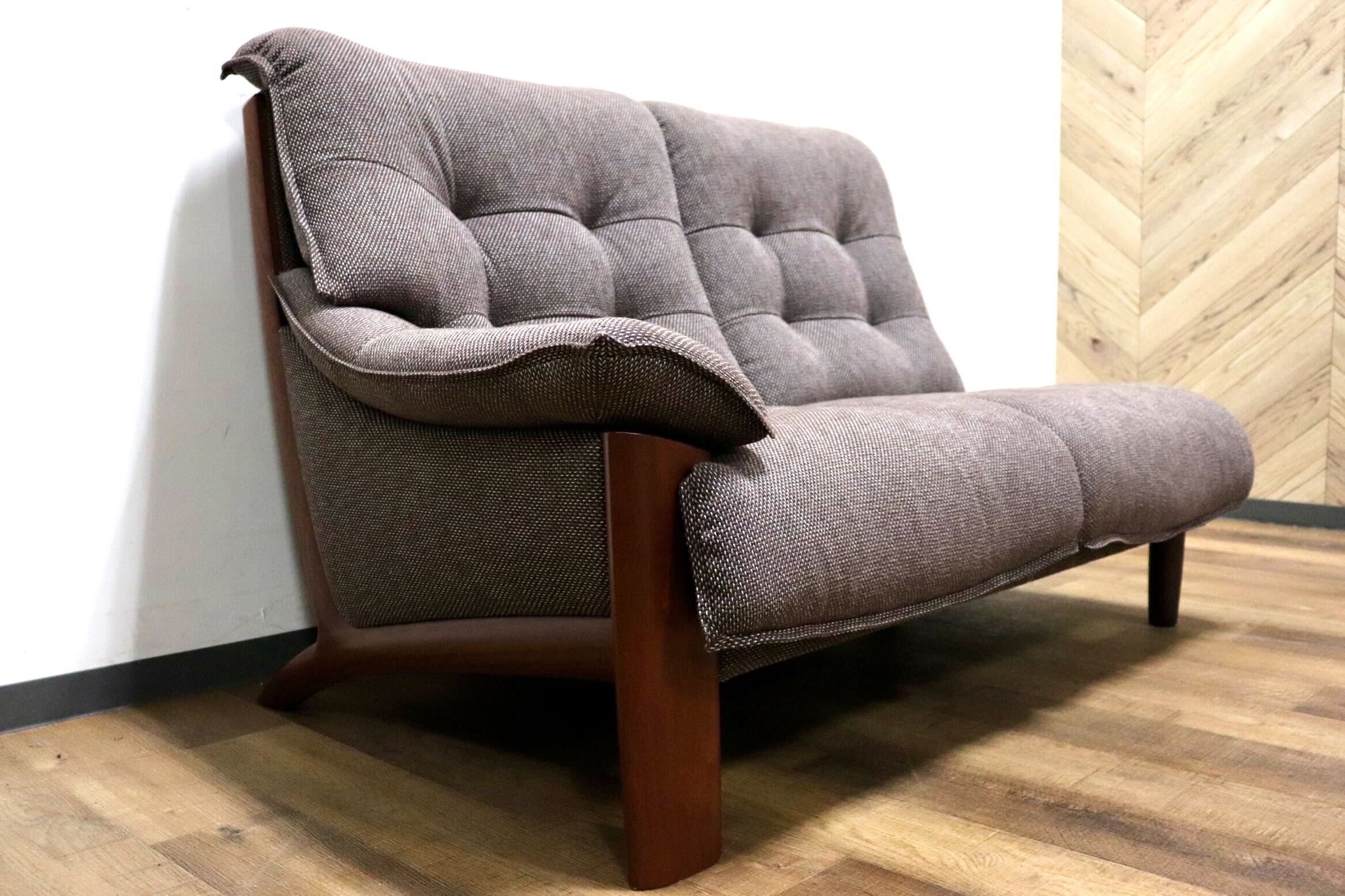 GMHK268○karimoku / カリモク UU49 2人掛けソファ ラブソファ 長椅子 右肘 ファブリック モダン 国産家具 定価約24万 展示品