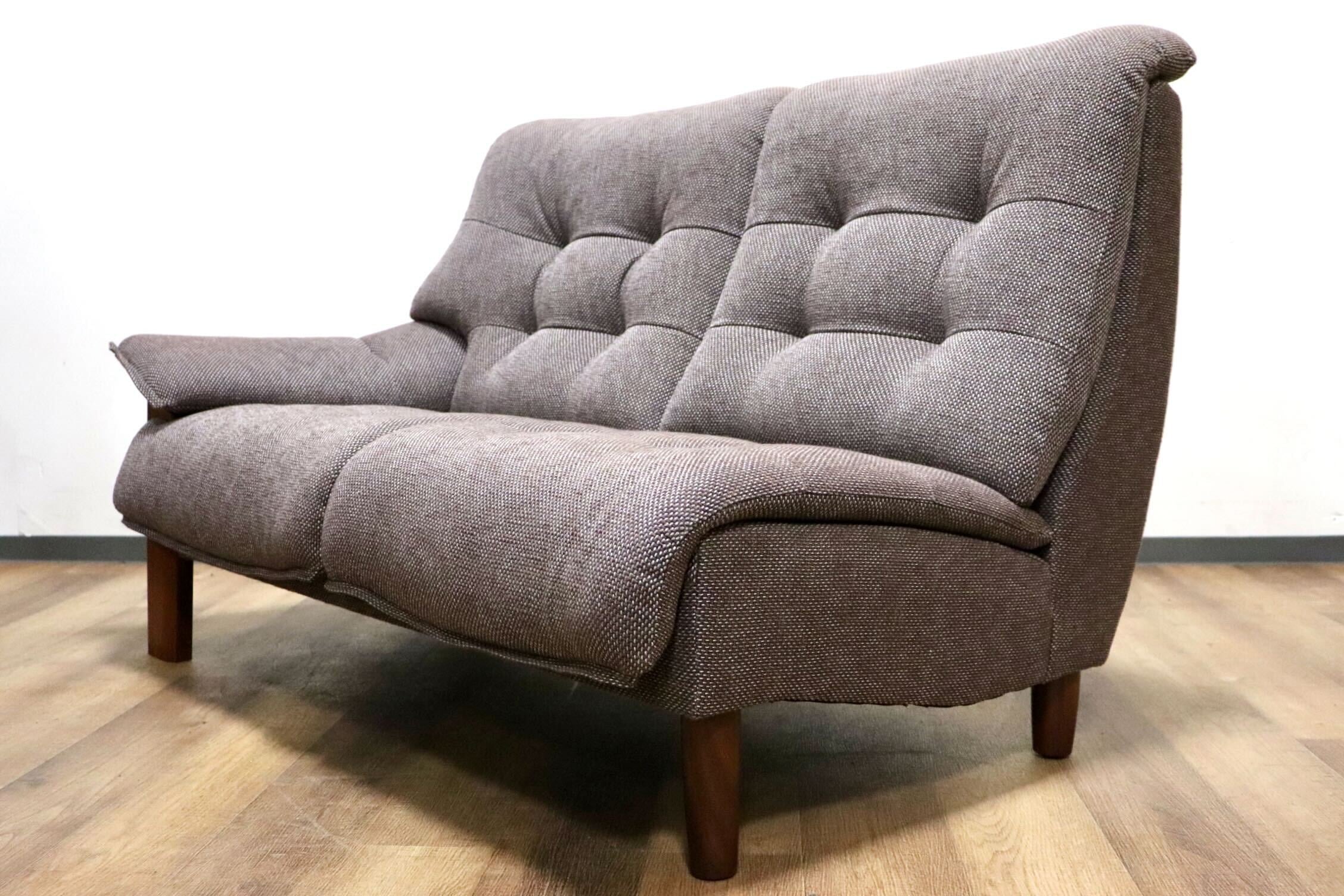 GMHK268○karimoku / カリモク UU49 2人掛けソファ ラブソファ 長椅子 右肘 ファブリック モダン 国産家具 定価約24万 展示品