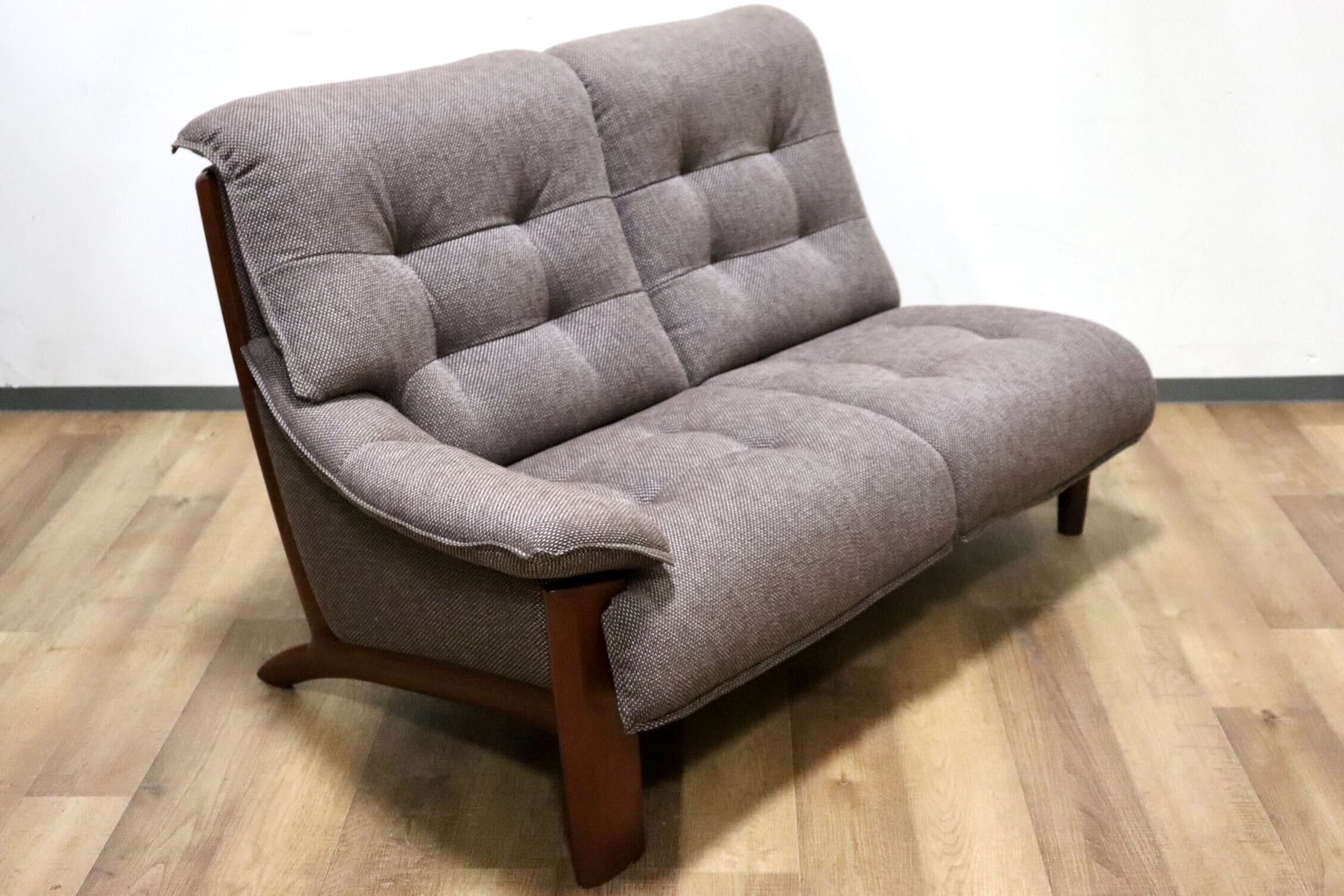 GMHK268○karimoku / カリモク UU49 2人掛けソファ ラブソファ 長椅子 右肘 ファブリック モダン 国産家具 定価約24万 展示品