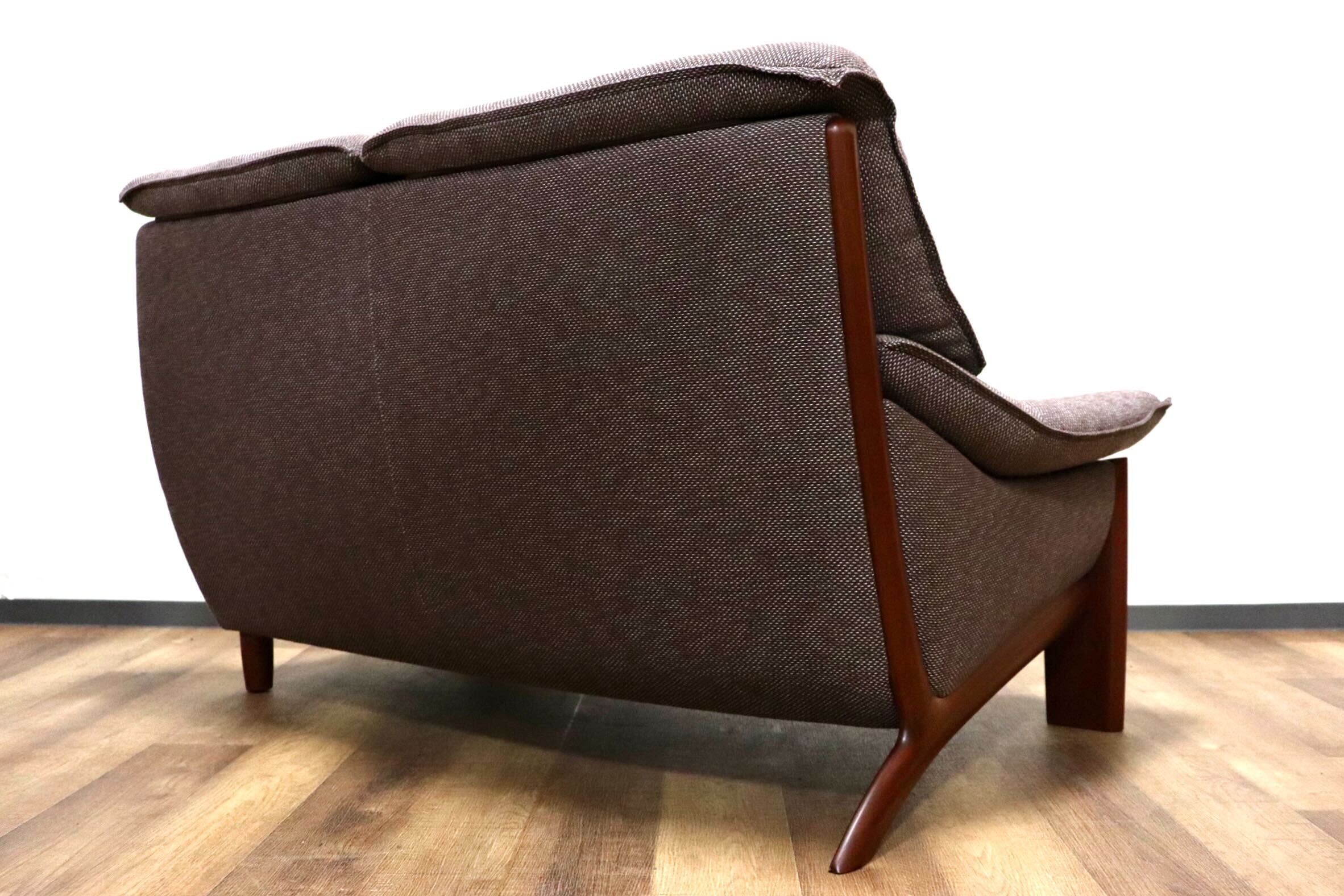 GMHK268○karimoku / カリモク UU49 2人掛けソファ ラブソファ 長椅子 右肘 ファブリック モダン 国産家具 定価約24万 展示品