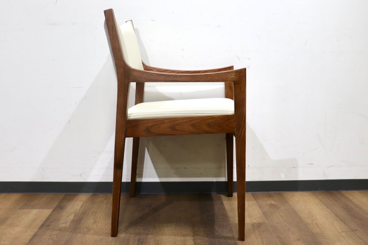 GMHN283G○MARGINAL / マージナル Chess MCH-200 ダイニングチェア アームチェア 椅子 チェア ホワイト シンプル 合皮 北欧スタイル 在庫品