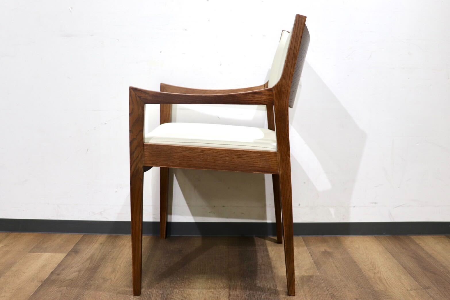 GMHN283G○MARGINAL / マージナル Chess MCH-200 ダイニングチェア アームチェア 椅子 チェア ホワイト シンプル 合皮 北欧スタイル 在庫品