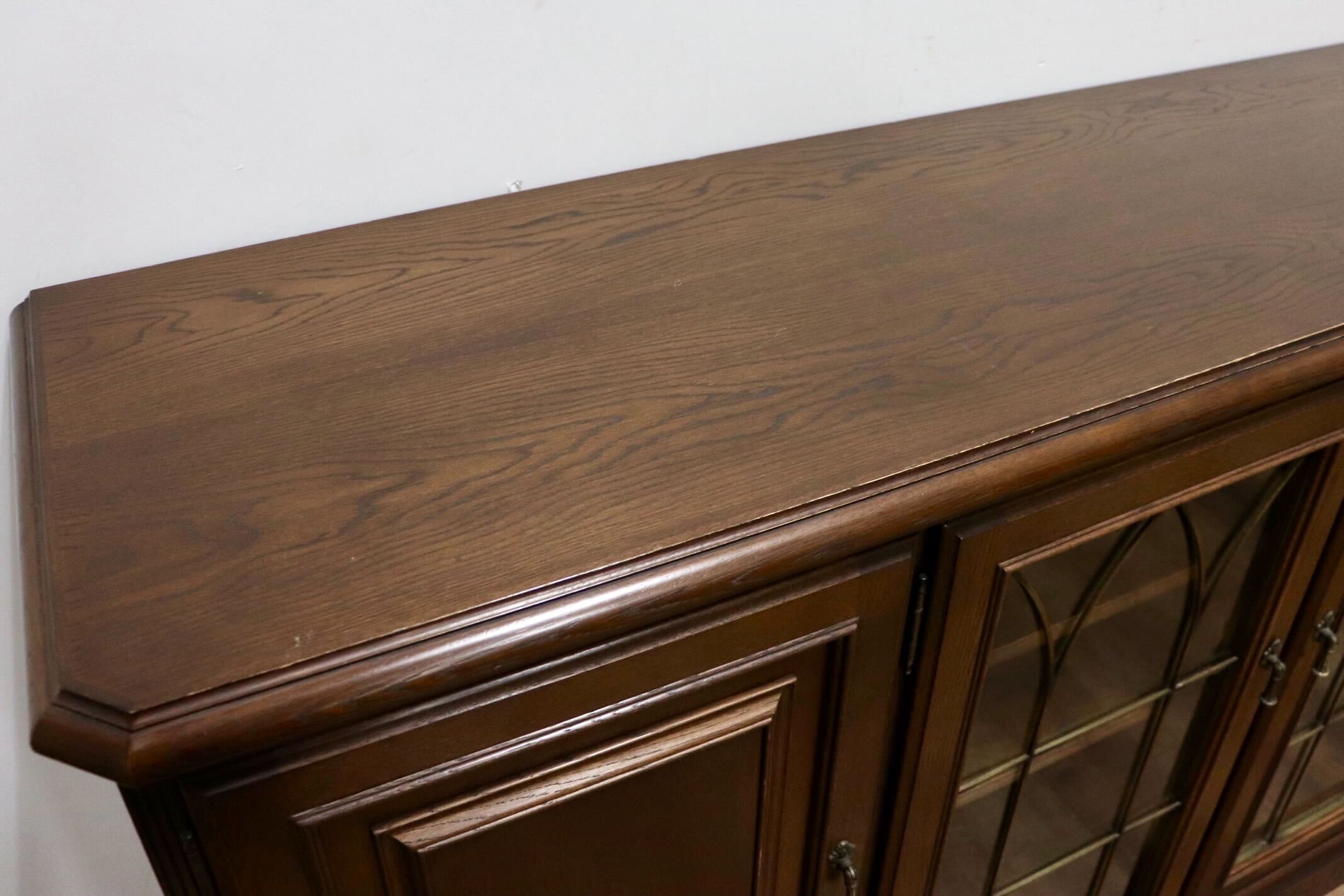 GMHS420○domani / ドマーニ クイーンズライフ サイドボード リビングボード 飾り棚 カリモク最高峰 クラシック 楢材 ブラウン 定価71.5万