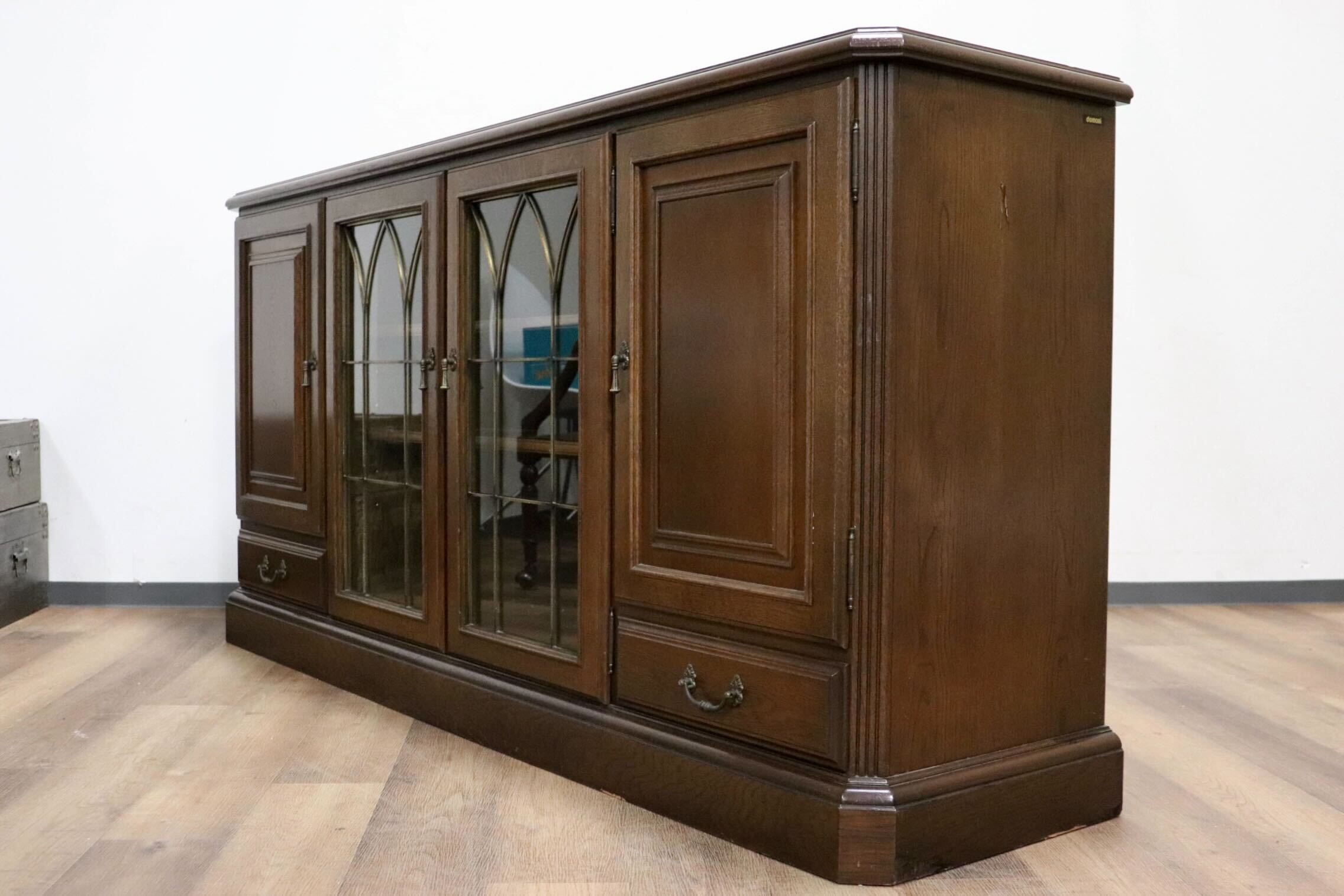 GMHS420○domani / ドマーニ クイーンズライフ サイドボード リビングボード 飾り棚 カリモク最高峰 クラシック 楢材 ブラウン 定価71.5万