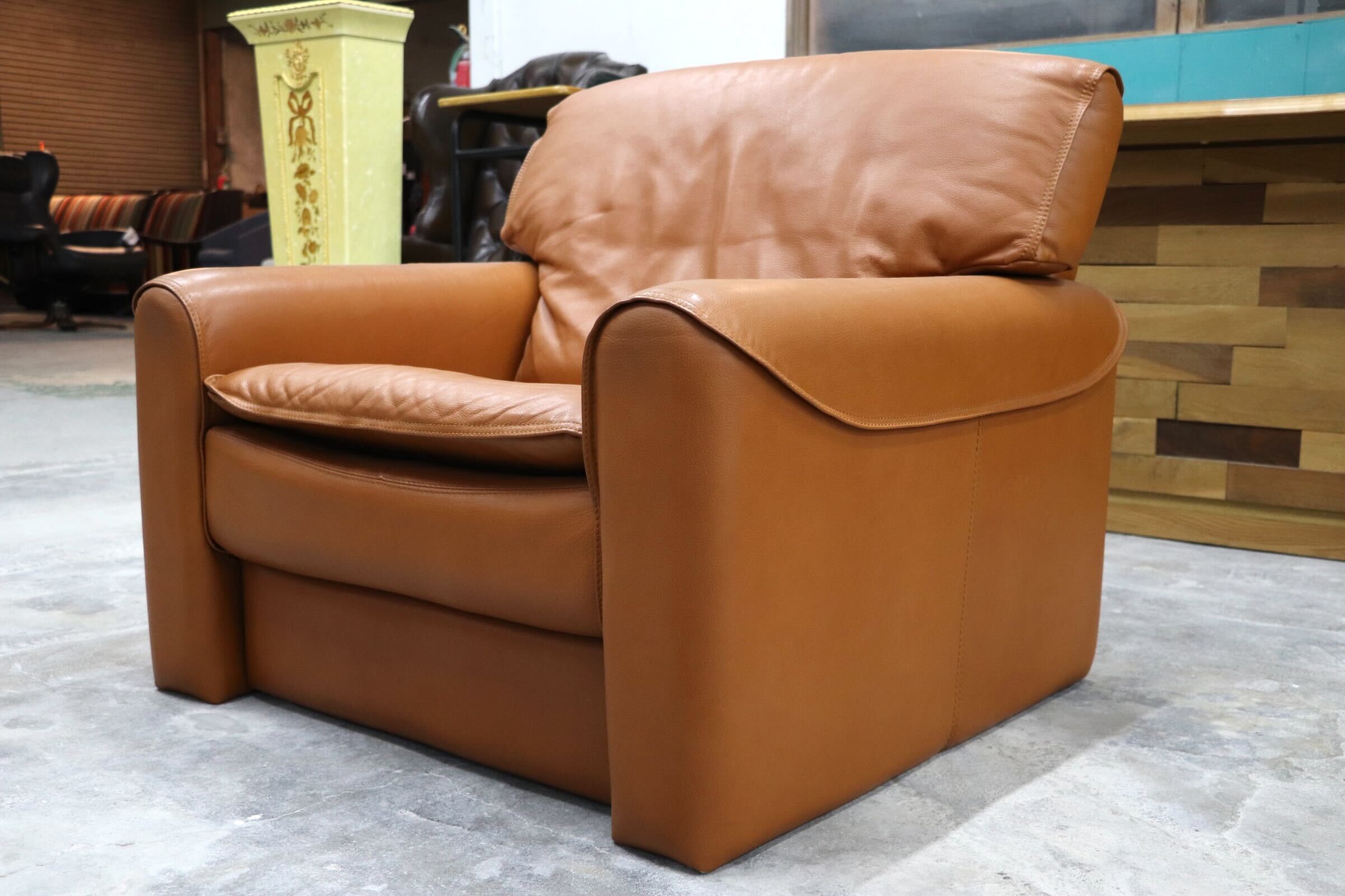 GMHK502A○イタリアモダン 高級 クラシック 1人掛けソファ シングルソファ 総革 ブラウン 検)モビリア デセデ パオログッチ