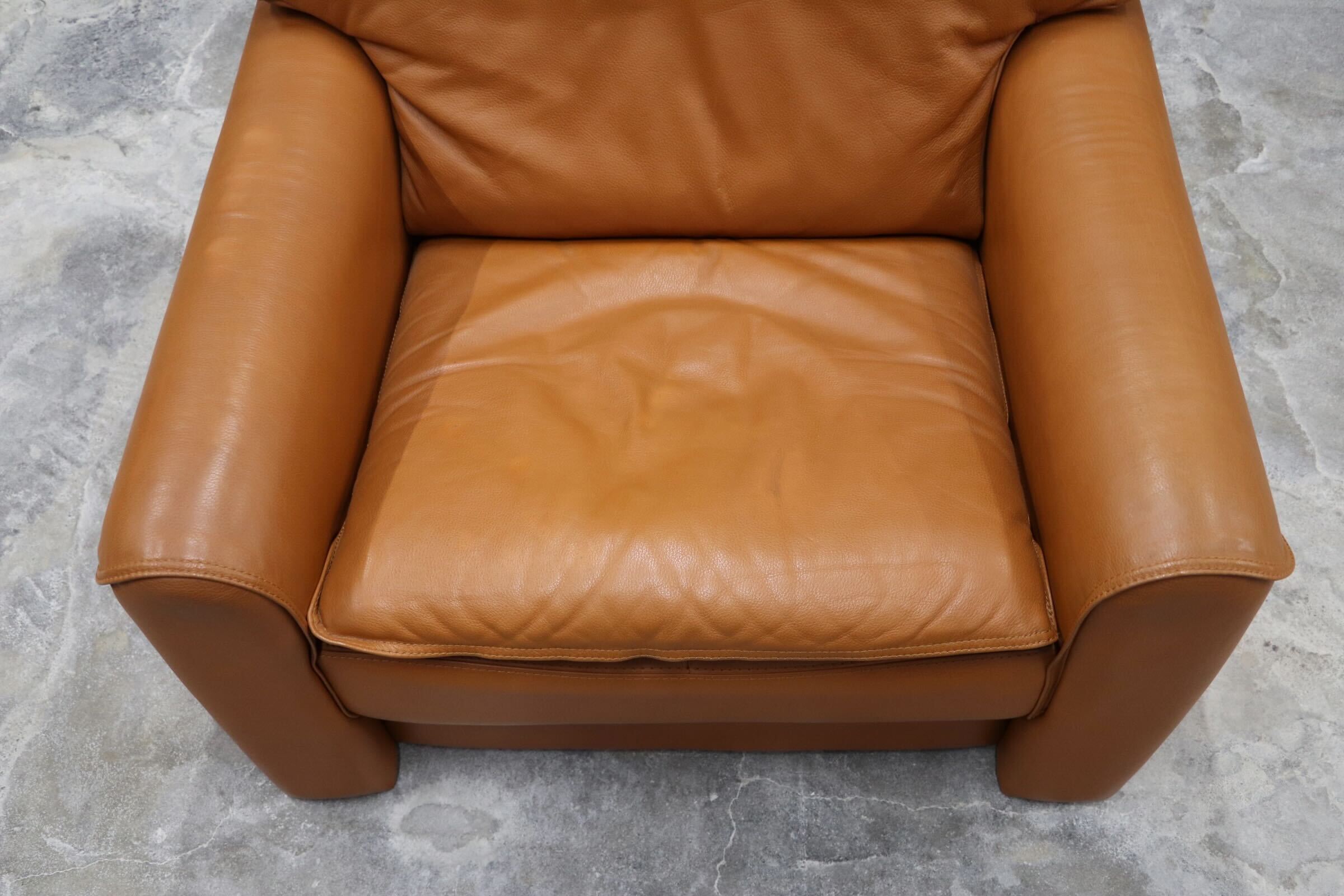 GMHK502A○イタリアモダン 高級 クラシック 1人掛けソファ シングルソファ 総革 ブラウン 検)モビリア デセデ パオログッチ