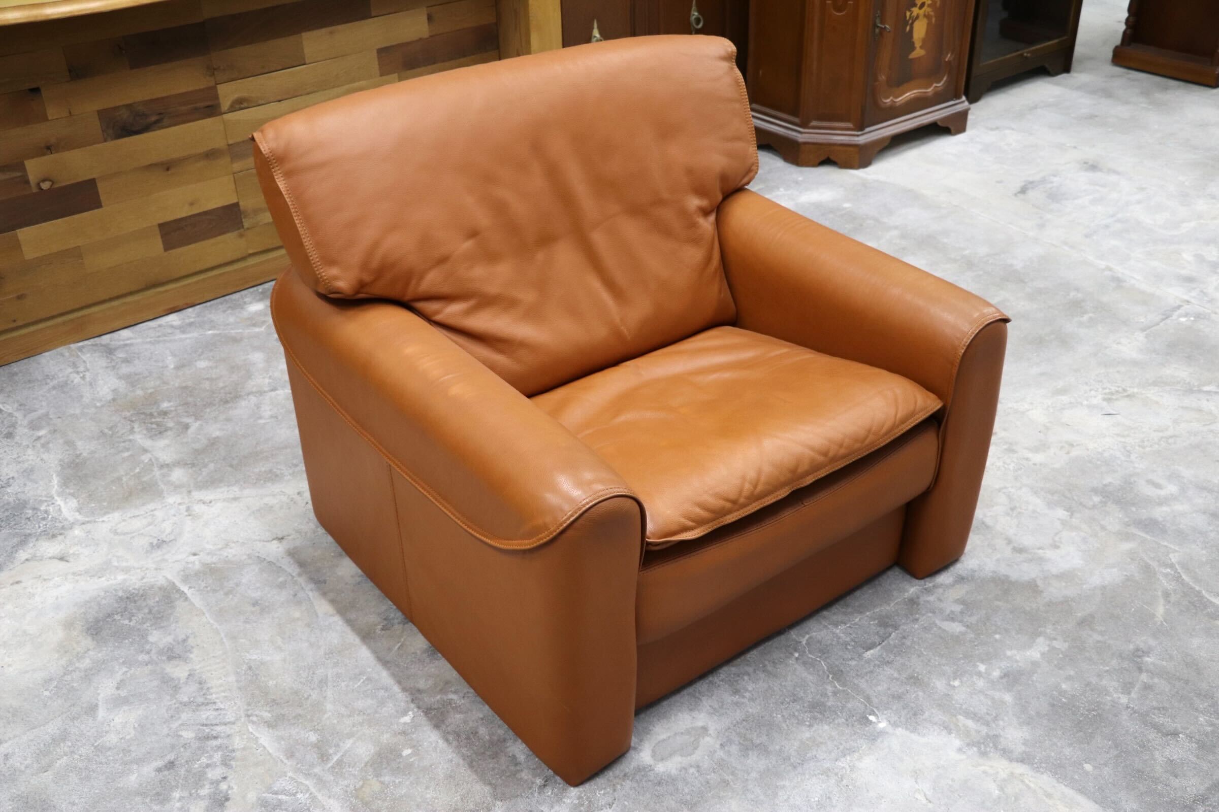 GMHK502A○イタリアモダン 高級 クラシック 1人掛けソファ シングルソファ 総革 ブラウン 検)モビリア デセデ パオログッチ