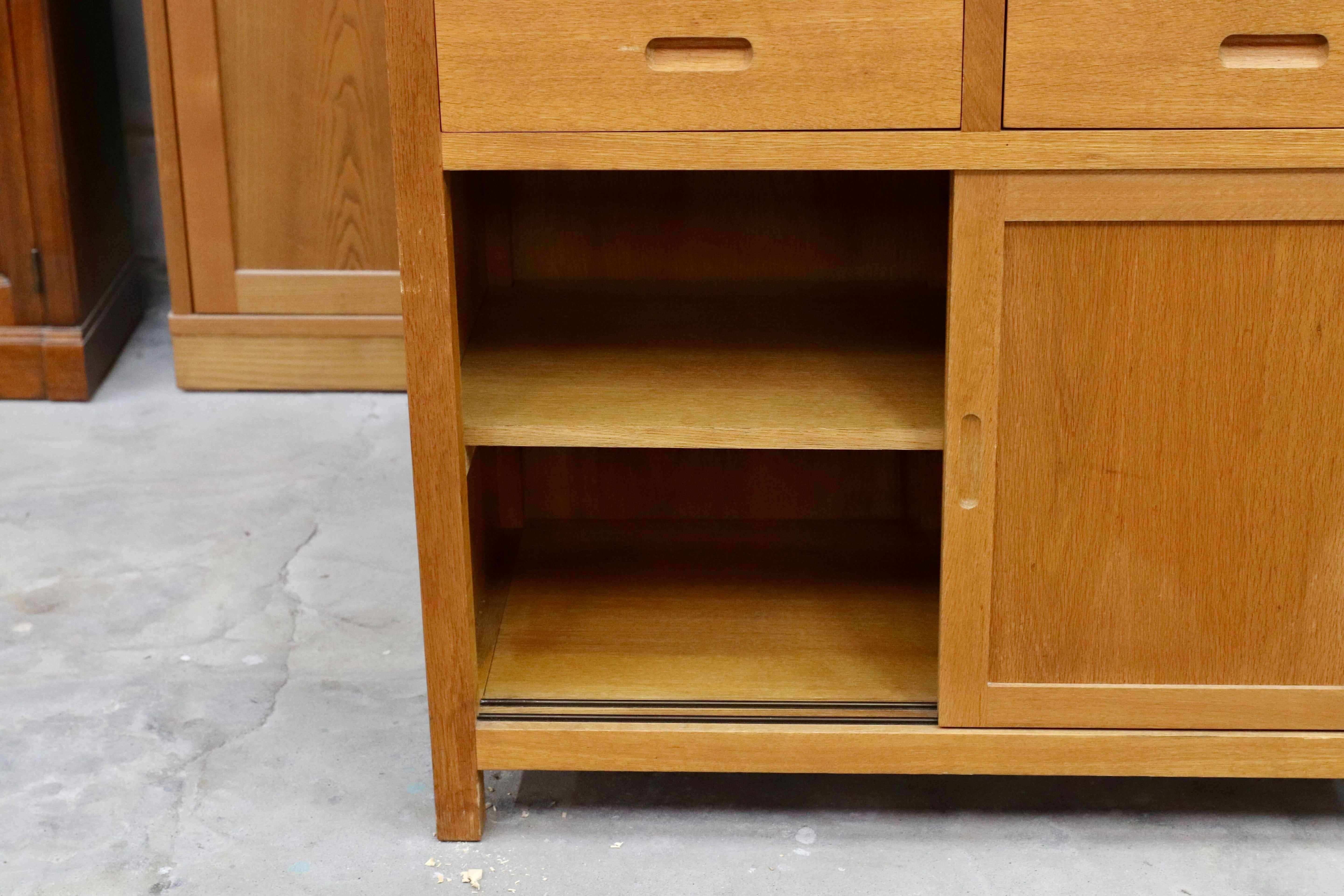 GMIK27○北欧スタイル オーク総無垢 食器棚 飾り棚 キャビネット 検)飛騨家具 旭川家具 ヴィンテージ