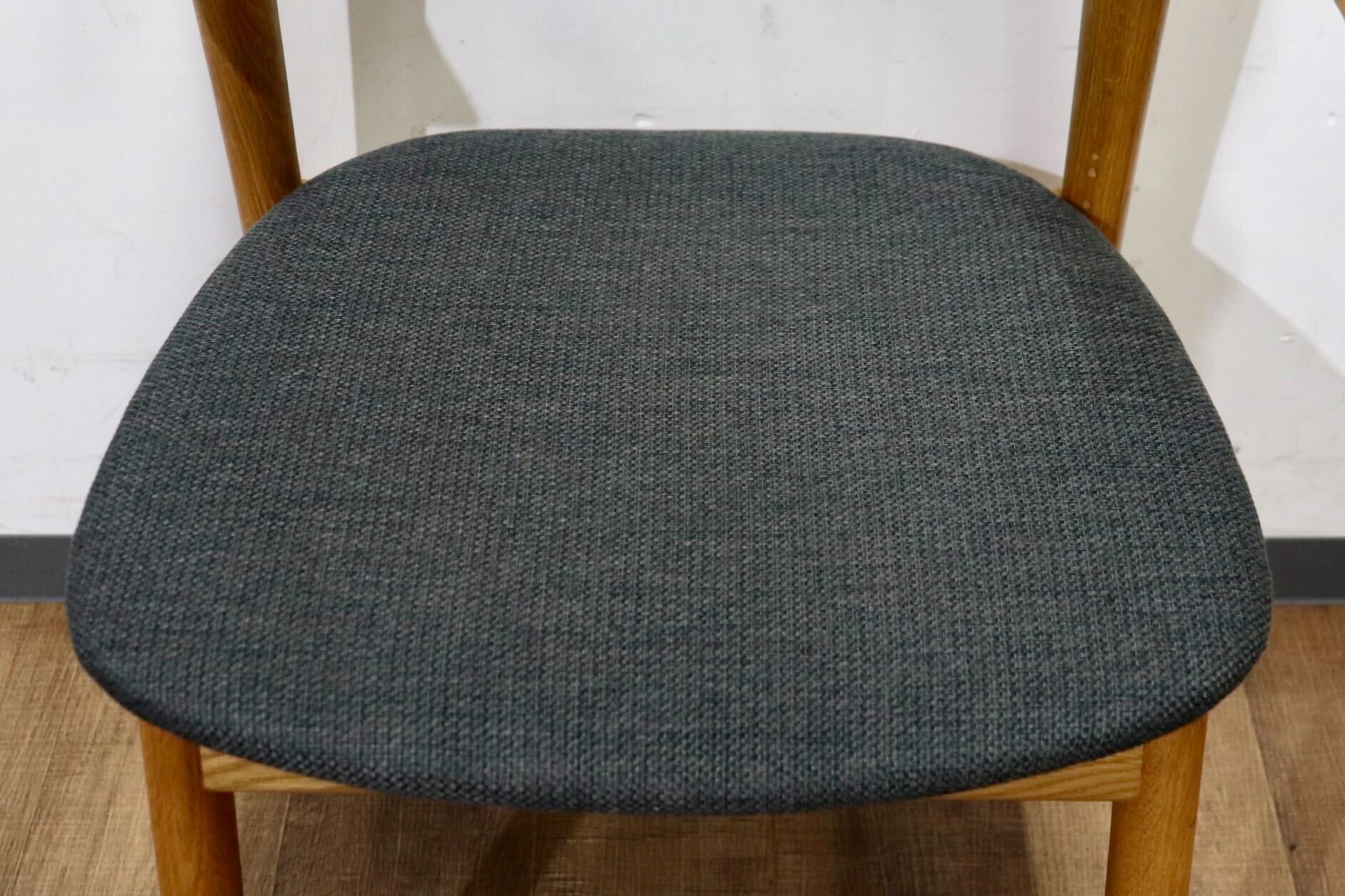 GMHN275F○北欧スタイル ダイニングチェア アームチェア 食卓椅子 椅子 チェア シンプル ナチュラル グレー オーク材 モダン 検) TOMOSU