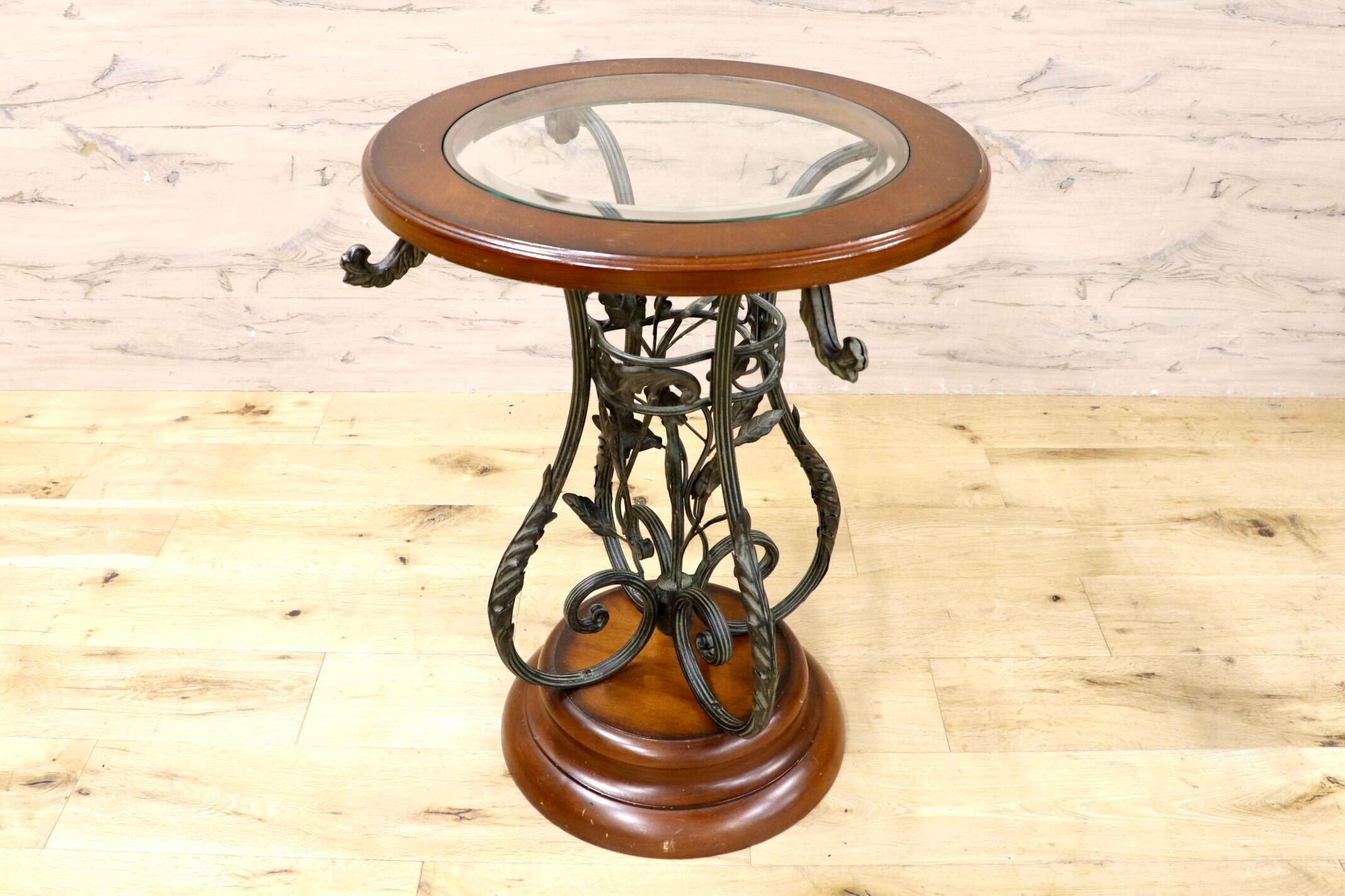 GMIK847A○アンティーク調 アイアン家具 レトロ ガラス天板 丸型 ラウンドテーブル センターテーブル サイドテーブル ヴィンテージ 花台
