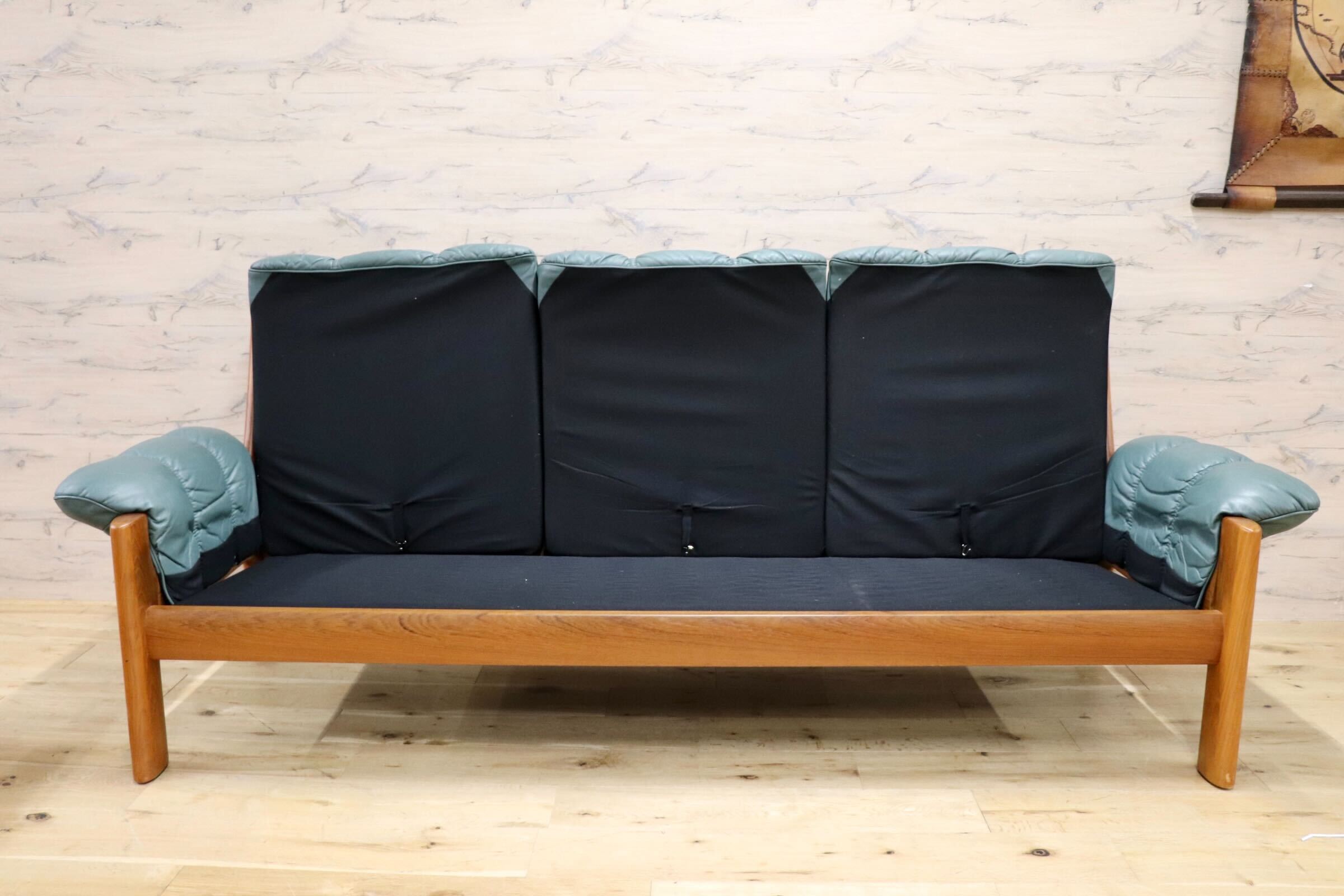 GMJK103○EKORNES / エコーネス Montana モンタナ 3人掛けソファ トリプルソファ 北欧ヴィンテージ チーク材 本革 レザー 稀少