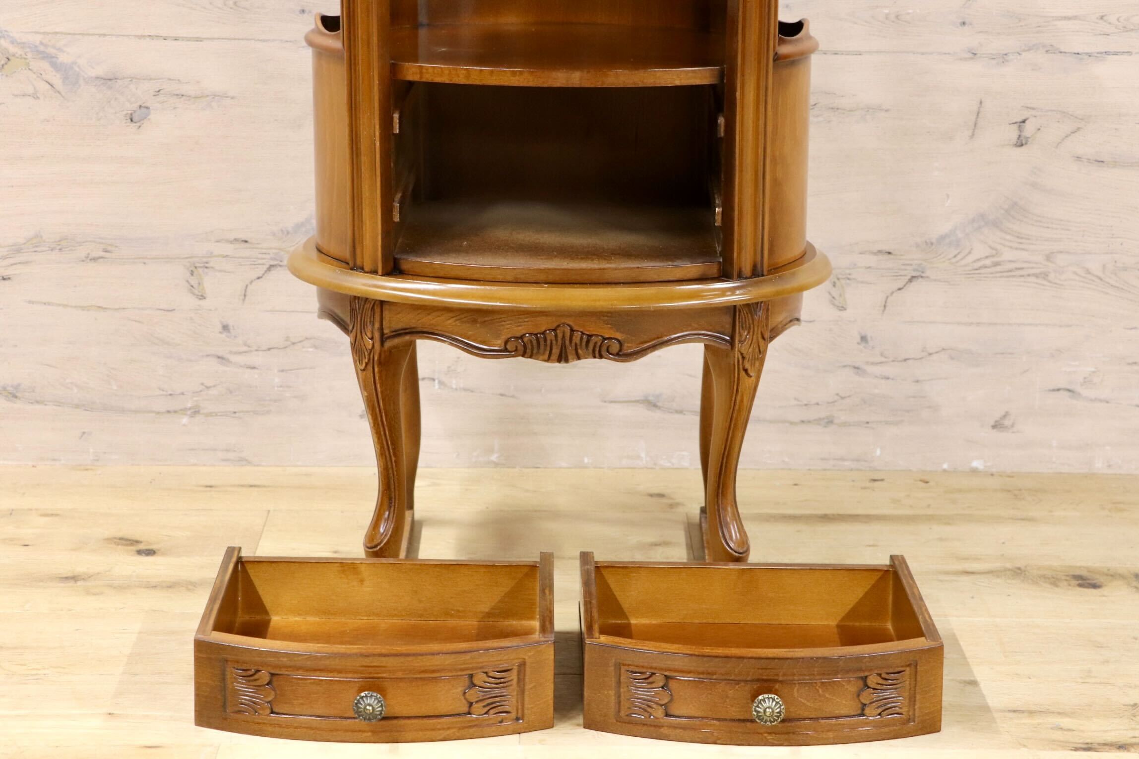 GMIK833○イタリア製 サイドテーブル ラウンドチェスト コンソール ナイトテーブル クラシック 猫脚 2段引き出し 木製 電話台 彫刻