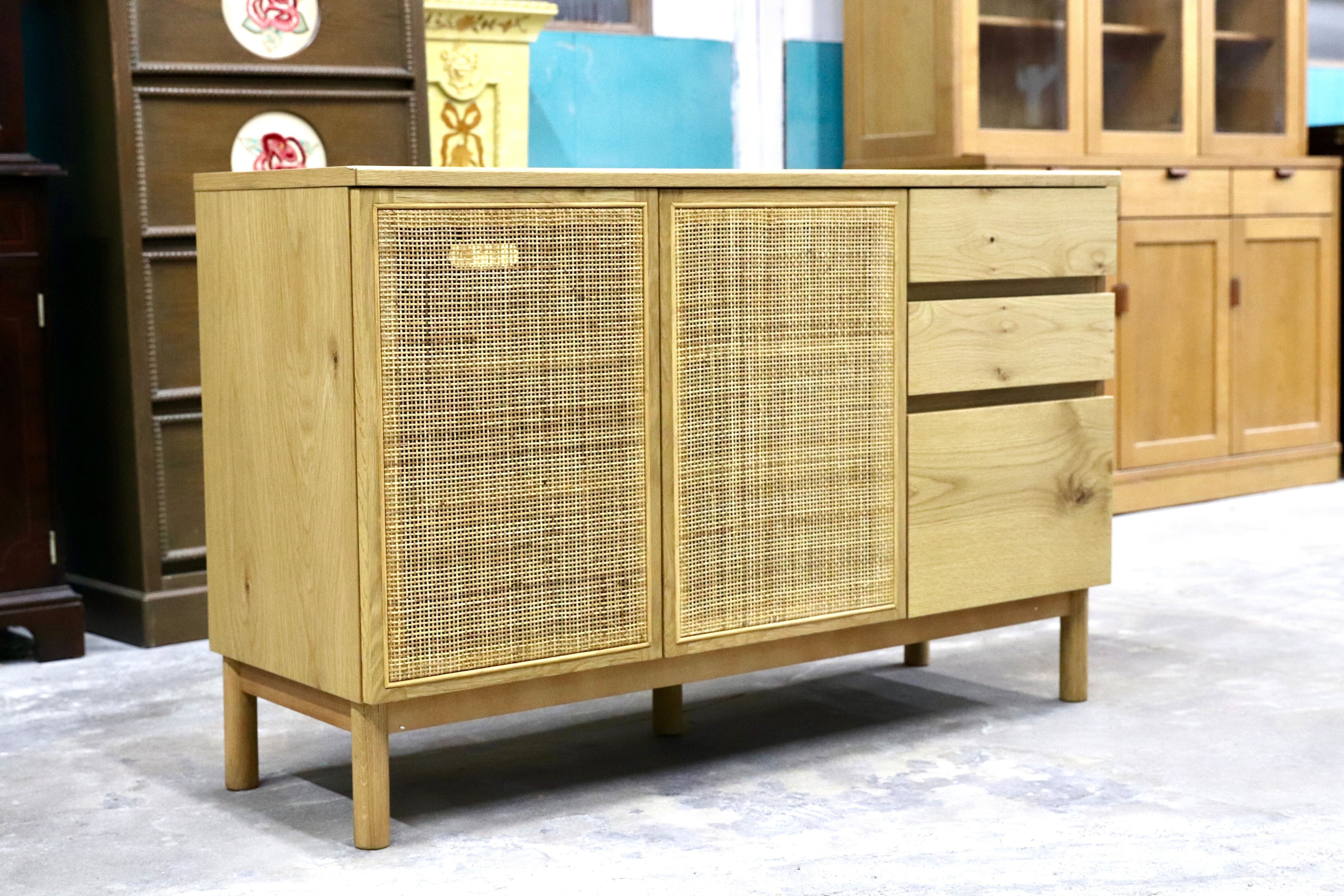 GMIK605○unico / ウニコ REVE(リヴェ) キャビネット サイドボード リビングボード オーク材 定価約9.1万 モデルルーム展示品