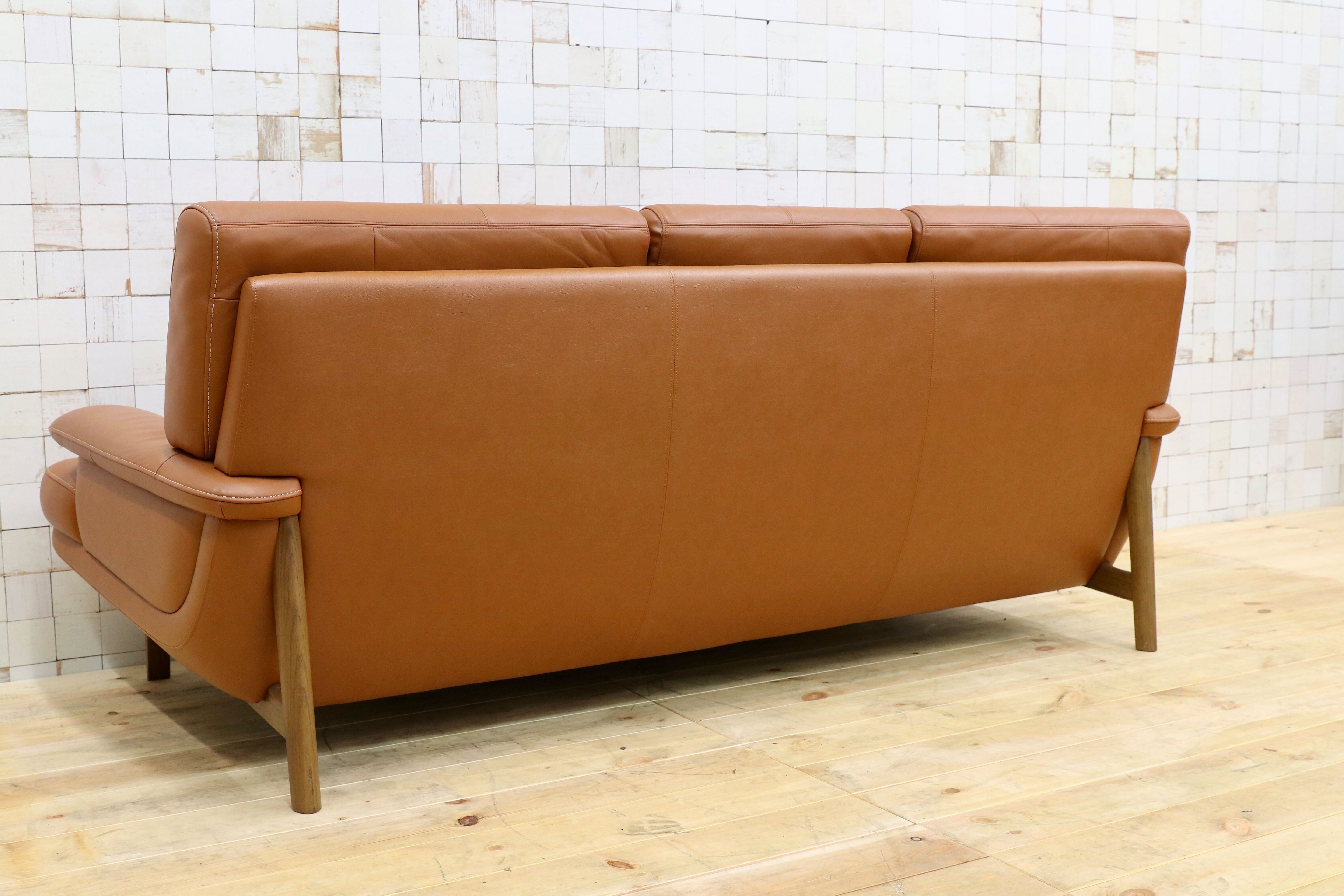 GMHH245○karimoku / カリモク 3人掛けソファ+オットマン 本革 リーベルブラウン トリプルソファ 国産家具 ZU25シリーズ 定価約44.5万