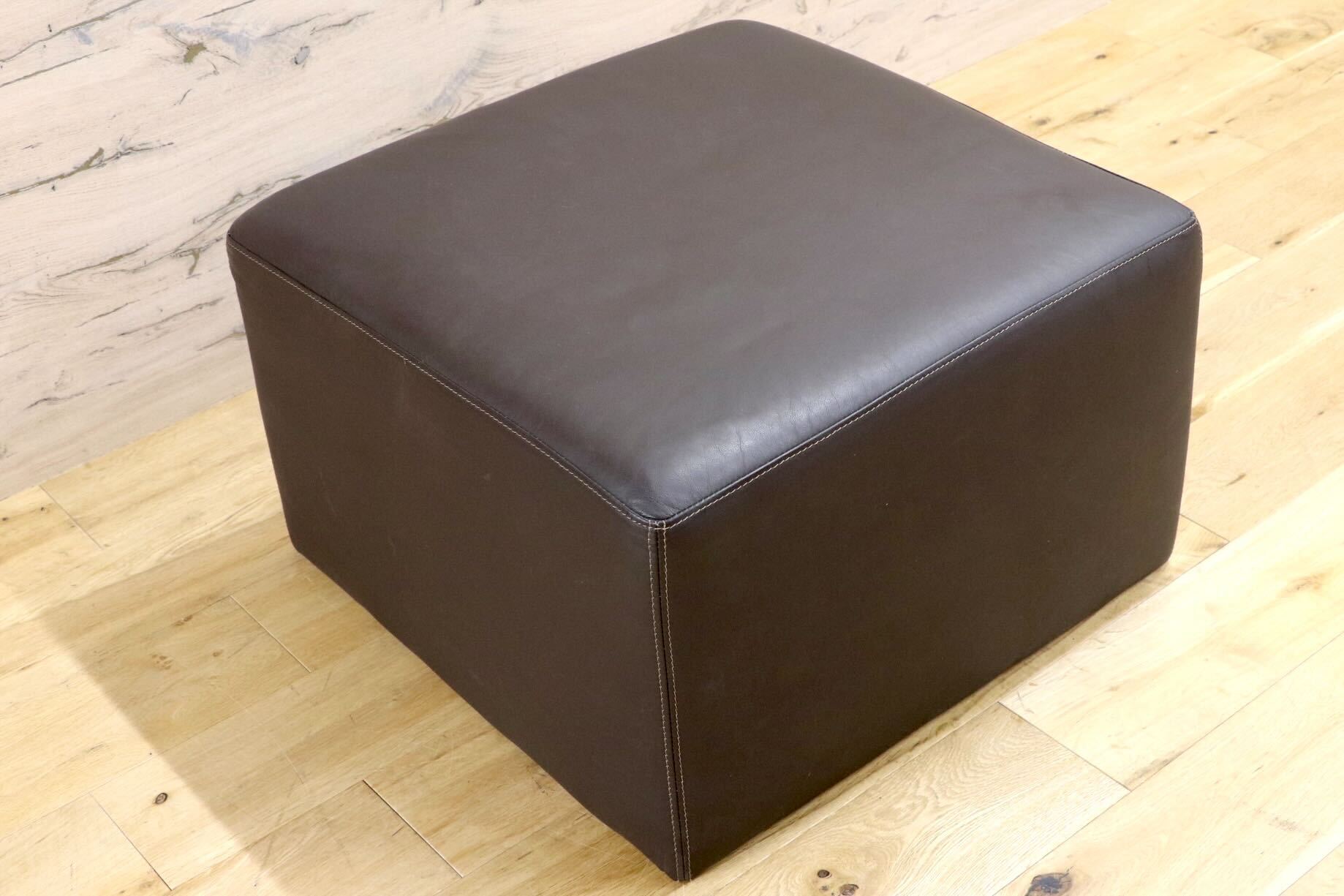 GMIK871○ BoConcept / ボーコンセプト スツール オットマン 北欧家具 デンマーク ソファ 本革 キューブソファ レザー ブロックソファ