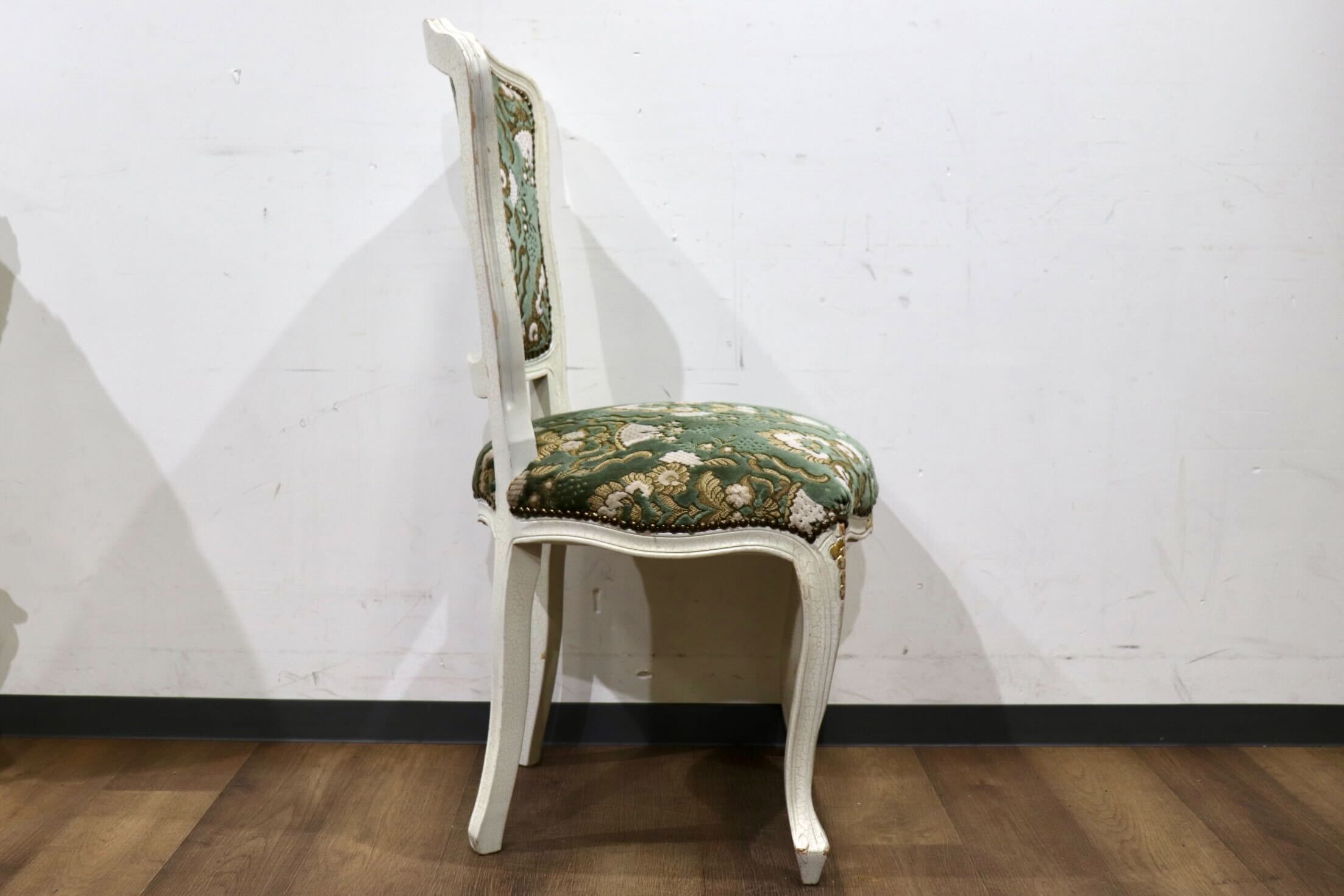 GMHS421B○西洋 アンティーク ダイニングチェア 椅子 猫脚 鋲打 彫刻 ファブリック ロココ調 姫系 シャビーシック エレガント クラシック