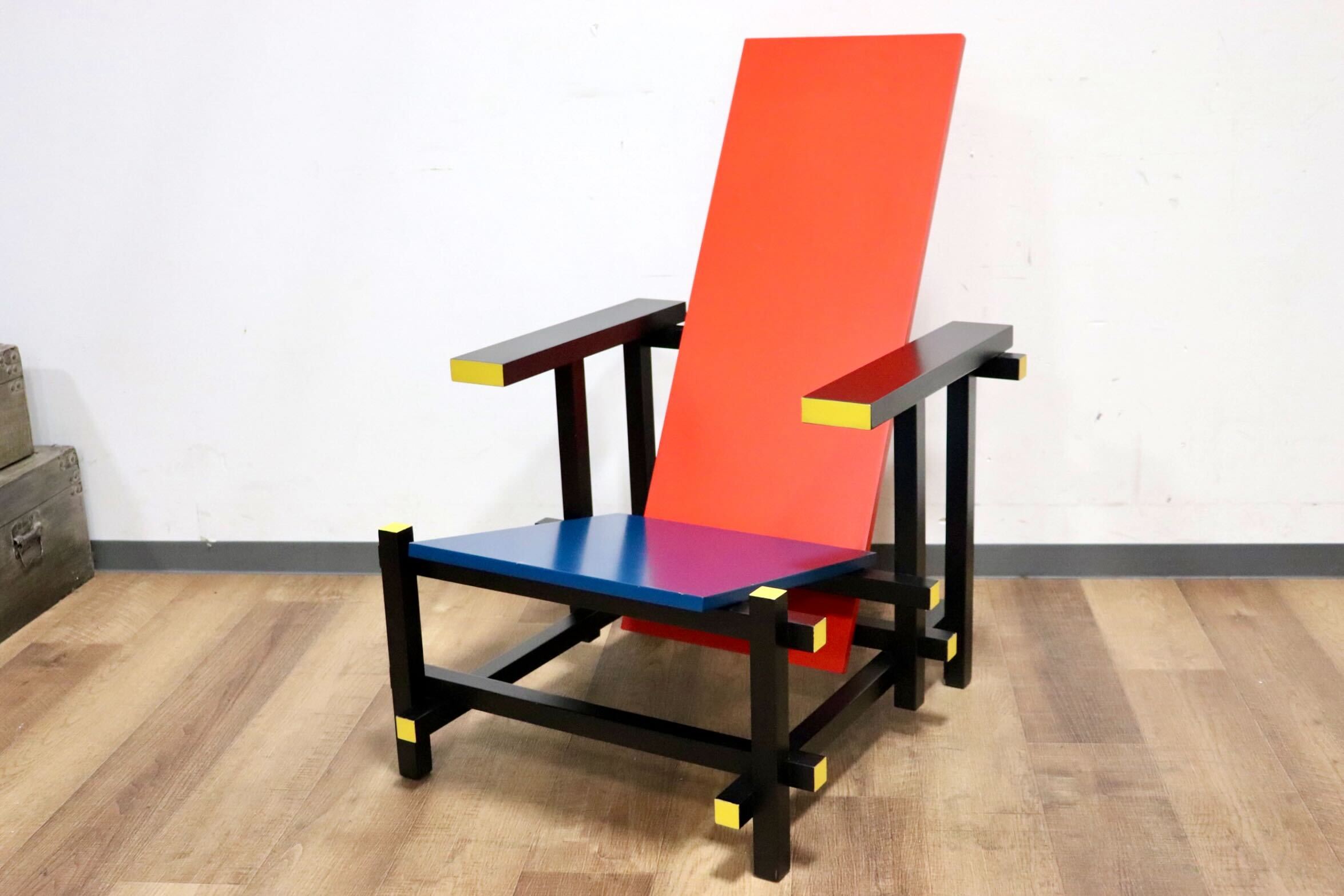 GMHK562○RED AND BLUE ラウンジチェア アームチェア リプロダクト GERRIT THOMAS RIETVELD へーリット・トーマス・リートフェルト 展示品