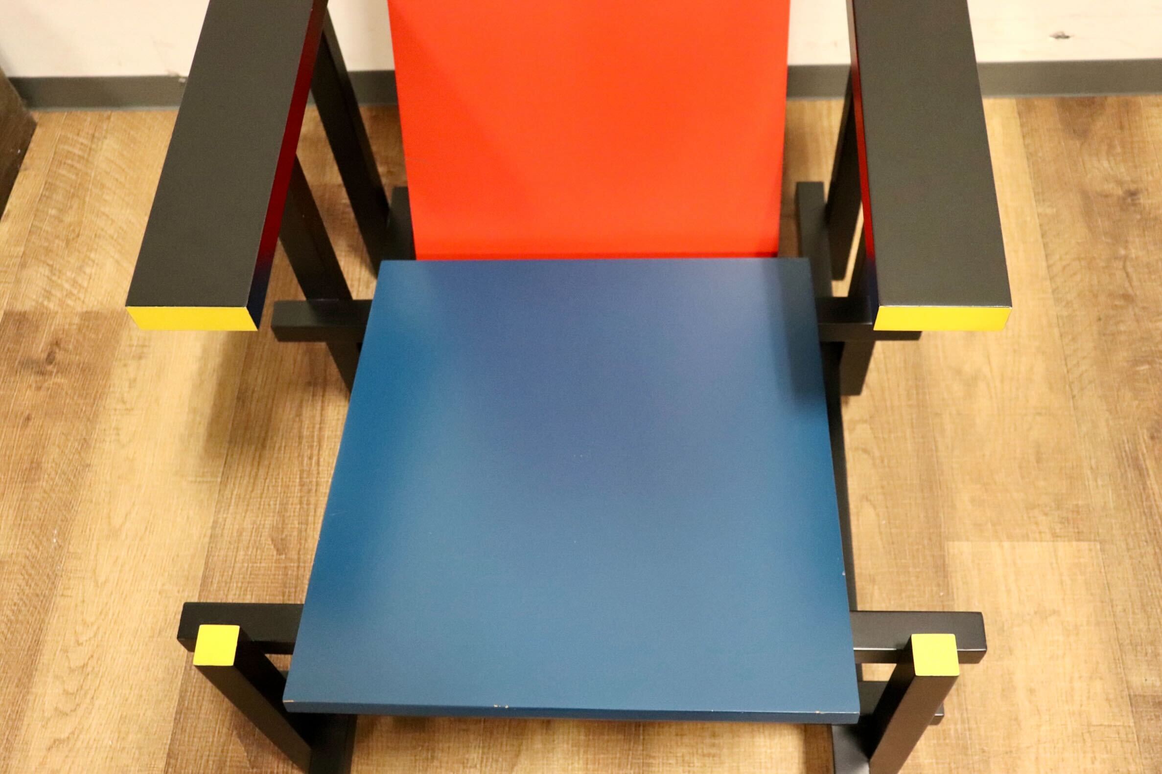 GMHK562○RED AND BLUE ラウンジチェア アームチェア リプロダクト GERRIT THOMAS RIETVELD へーリット・トーマス・リートフェルト 展示品