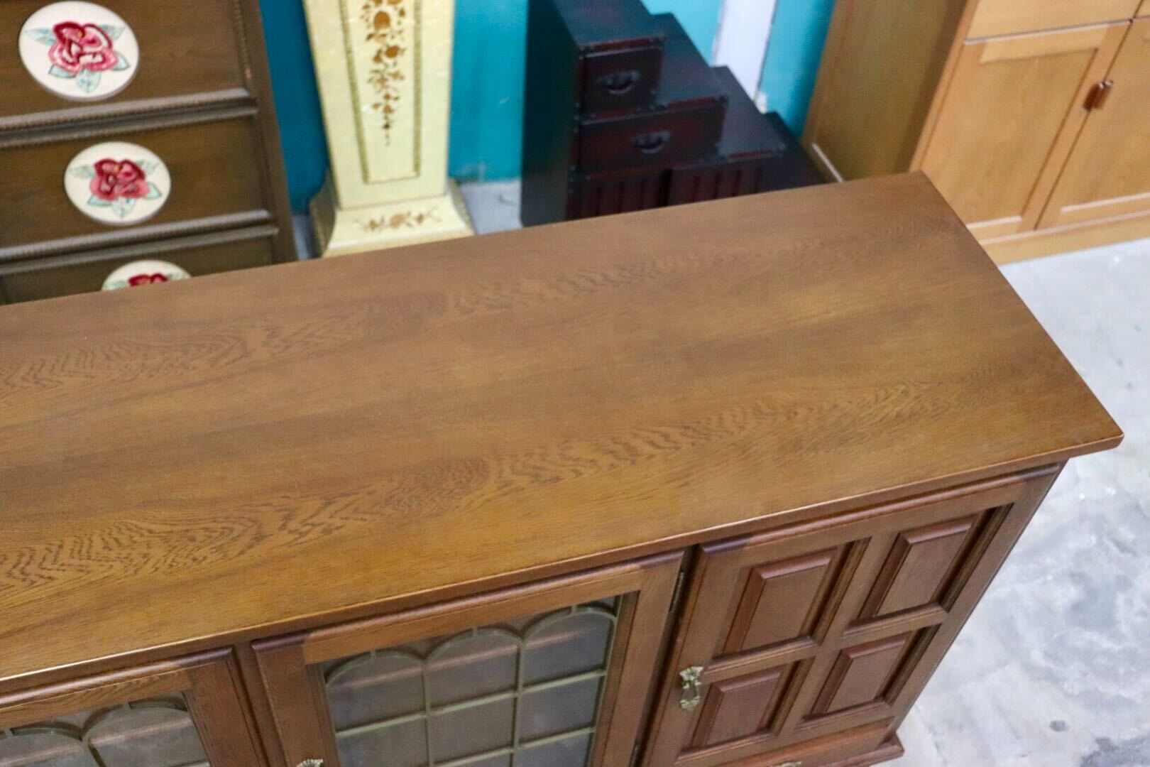 GMIH319○karimoku / カリモク コロニアル サイドボード リビングボード 飾り棚 キャビネット カントリー 国産家具 美品