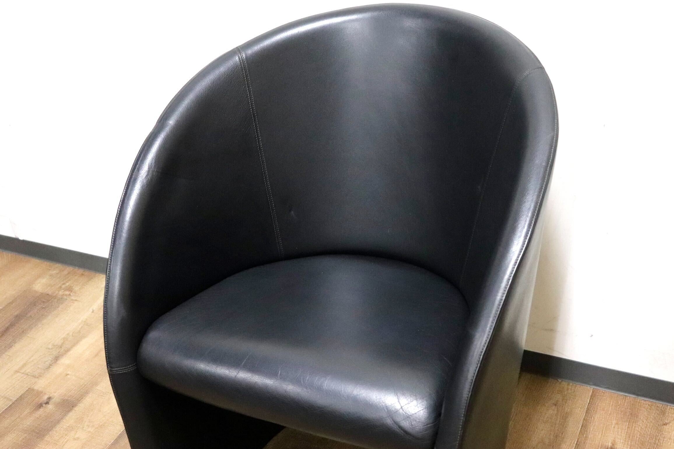 GMHK281A○PoltronaFrau / ポルトローナフラウ インターヴィスタ ラウンジチェア 椅子 イタリア製 黒 本革 レザー IDC大塚家具 定価約51万