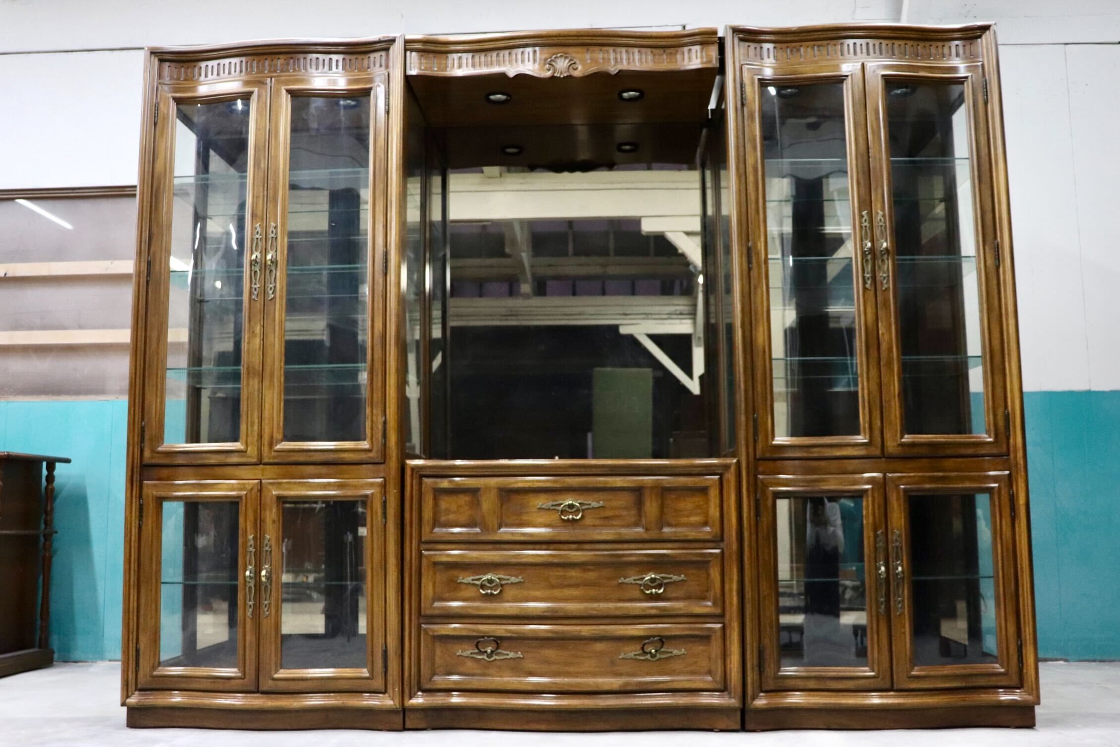 GMHK539○DREXEL HERITAGE /ドレクセルヘリテイジ Grand Villa グランドヴィラ ガラスキャビネット 飾り棚 最高級 約280万※発送不可