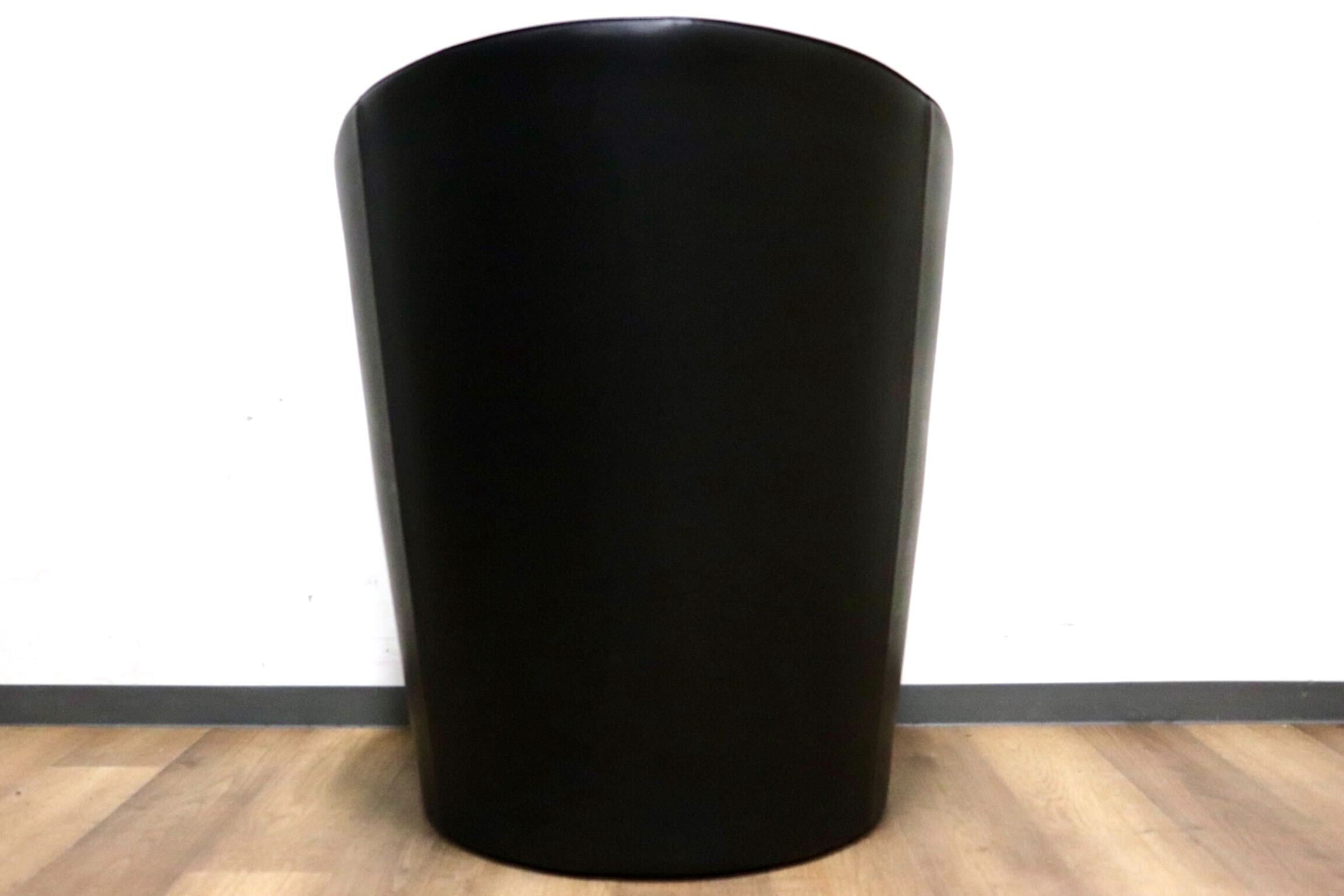 GMHK281A○PoltronaFrau / ポルトローナフラウ インターヴィスタ ラウンジチェア 椅子 イタリア製 黒 本革 レザー IDC大塚家具 定価約51万