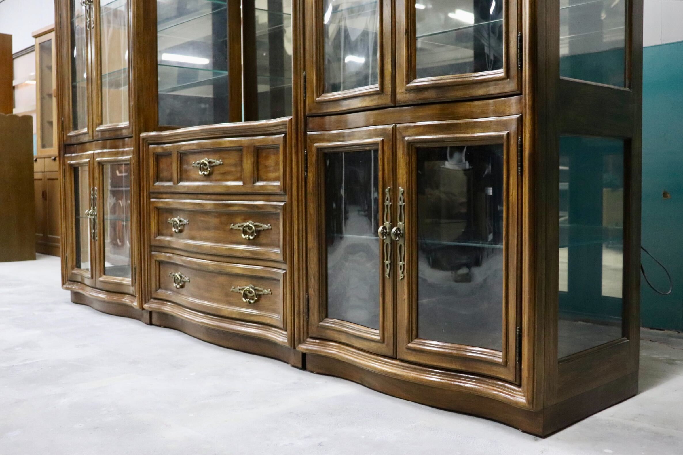 GMHK539○DREXEL HERITAGE /ドレクセルヘリテイジ Grand Villa グランドヴィラ ガラスキャビネット 飾り棚 最高級 約280万※発送不可