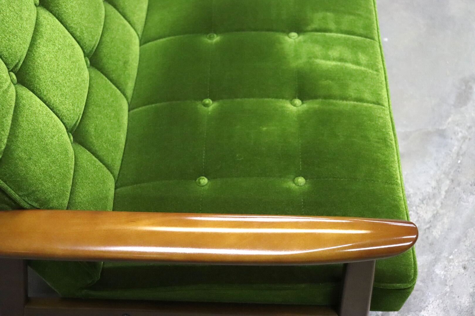 GMIK676○カリモク60 Kチェア 2人掛けソファ ラブソファ 長椅子 2シーター ファブリック モケットグリーン オットマンセット 展示品