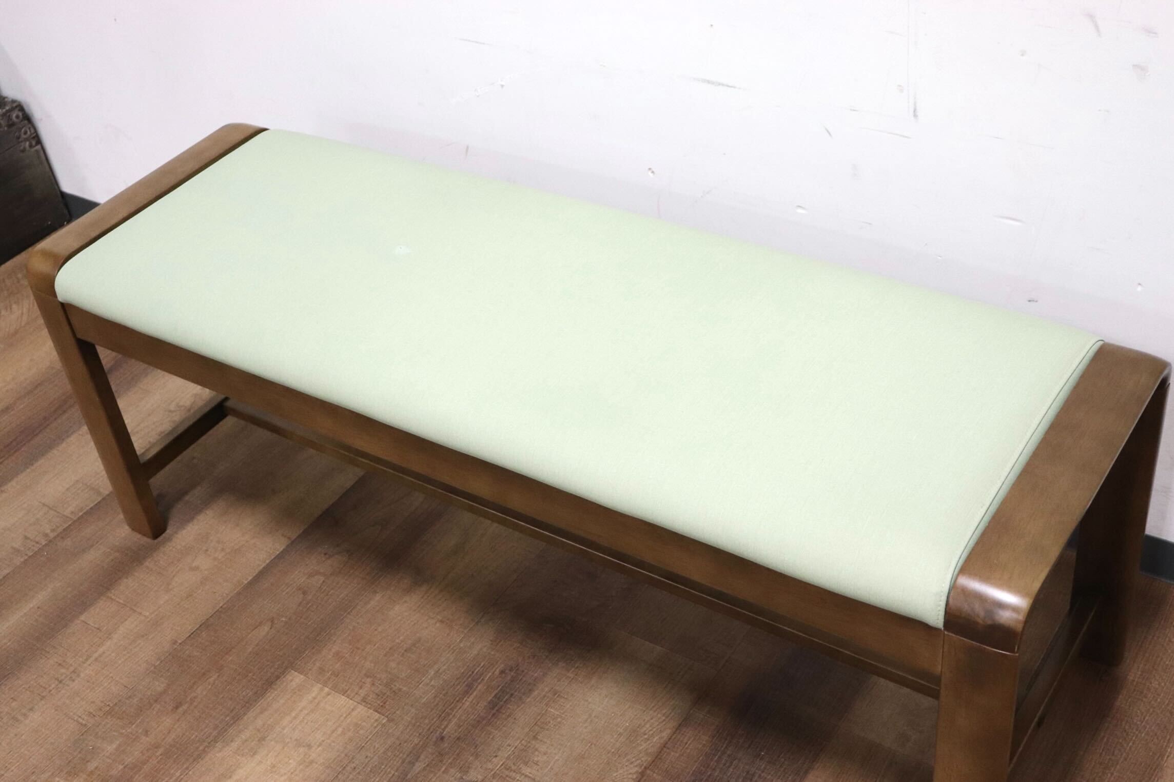 GMHH339○karimoku / カリモク Direttore ディレトーレ ダイニングベンチ 食卓椅子 ベンチ 長椅子 腰掛け 合皮 若葉色 楢材 モダン