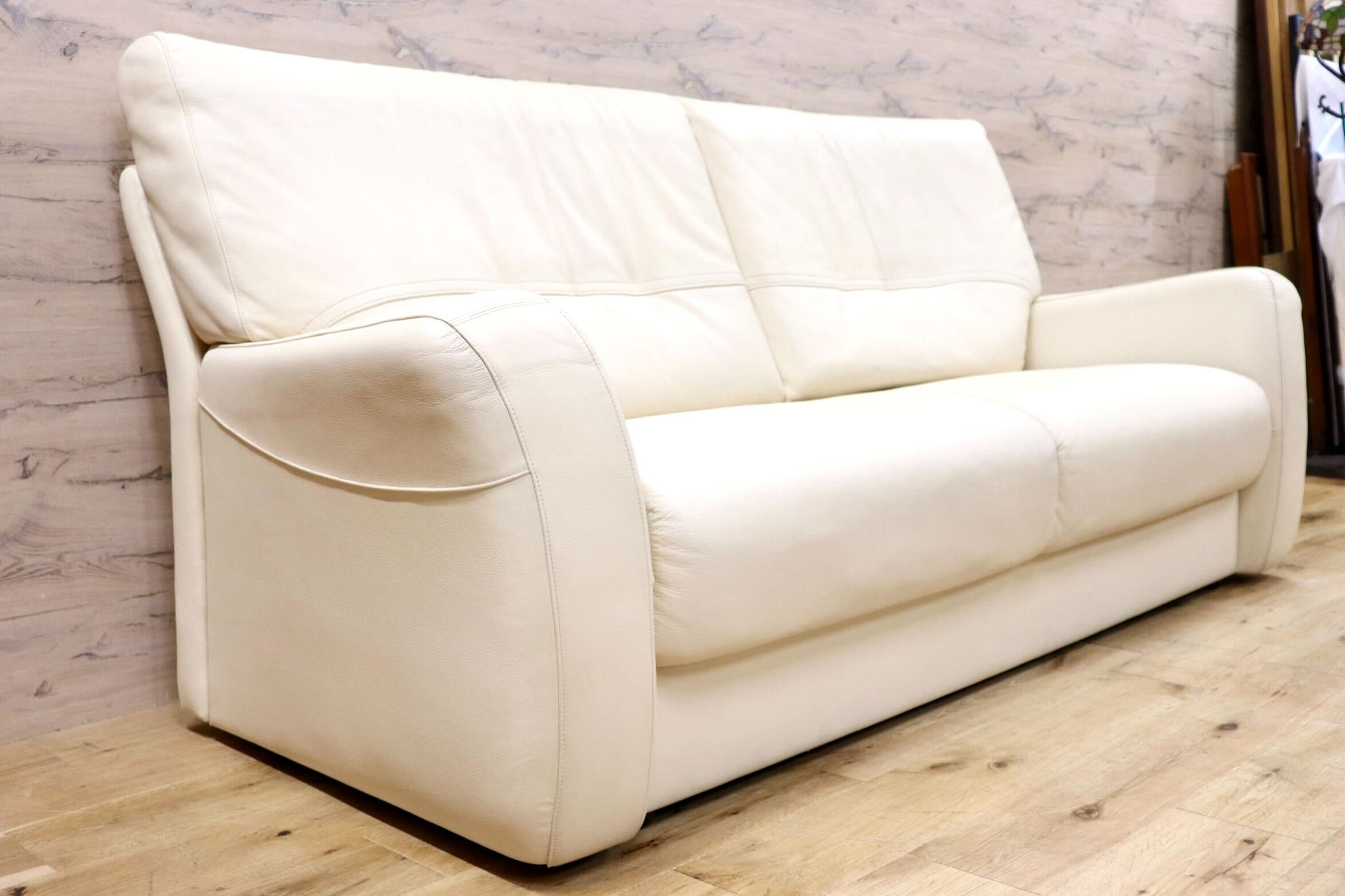 GMHK254C○karimoku / カリモク Direttore ディレトーレ 3人掛けソファ トリプルソファ 長椅子 本革 アイボリー モダン 国産家具