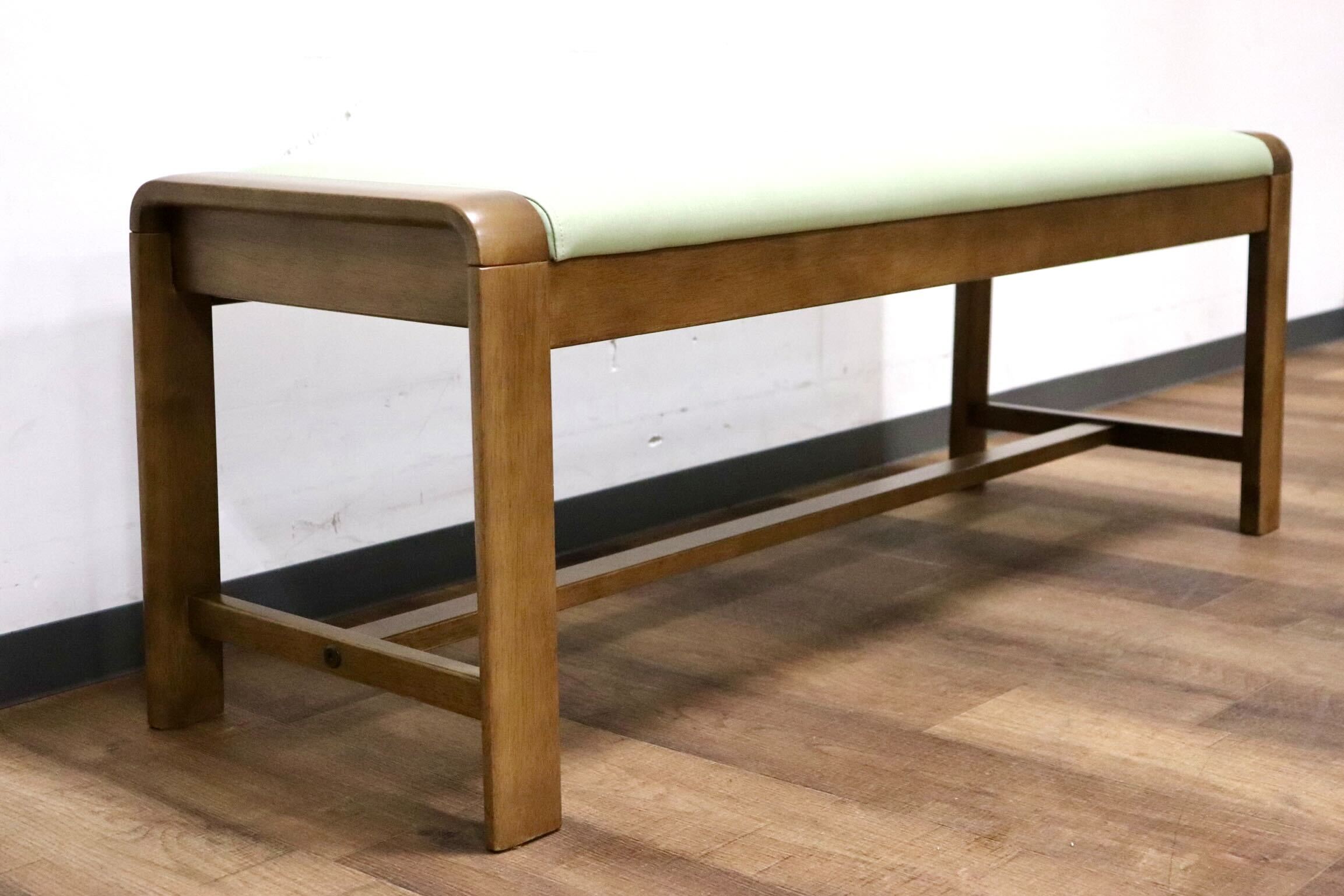 GMHH339○karimoku / カリモク Direttore ディレトーレ ダイニングベンチ 食卓椅子 ベンチ 長椅子 腰掛け 合皮 若葉色 楢材 モダン