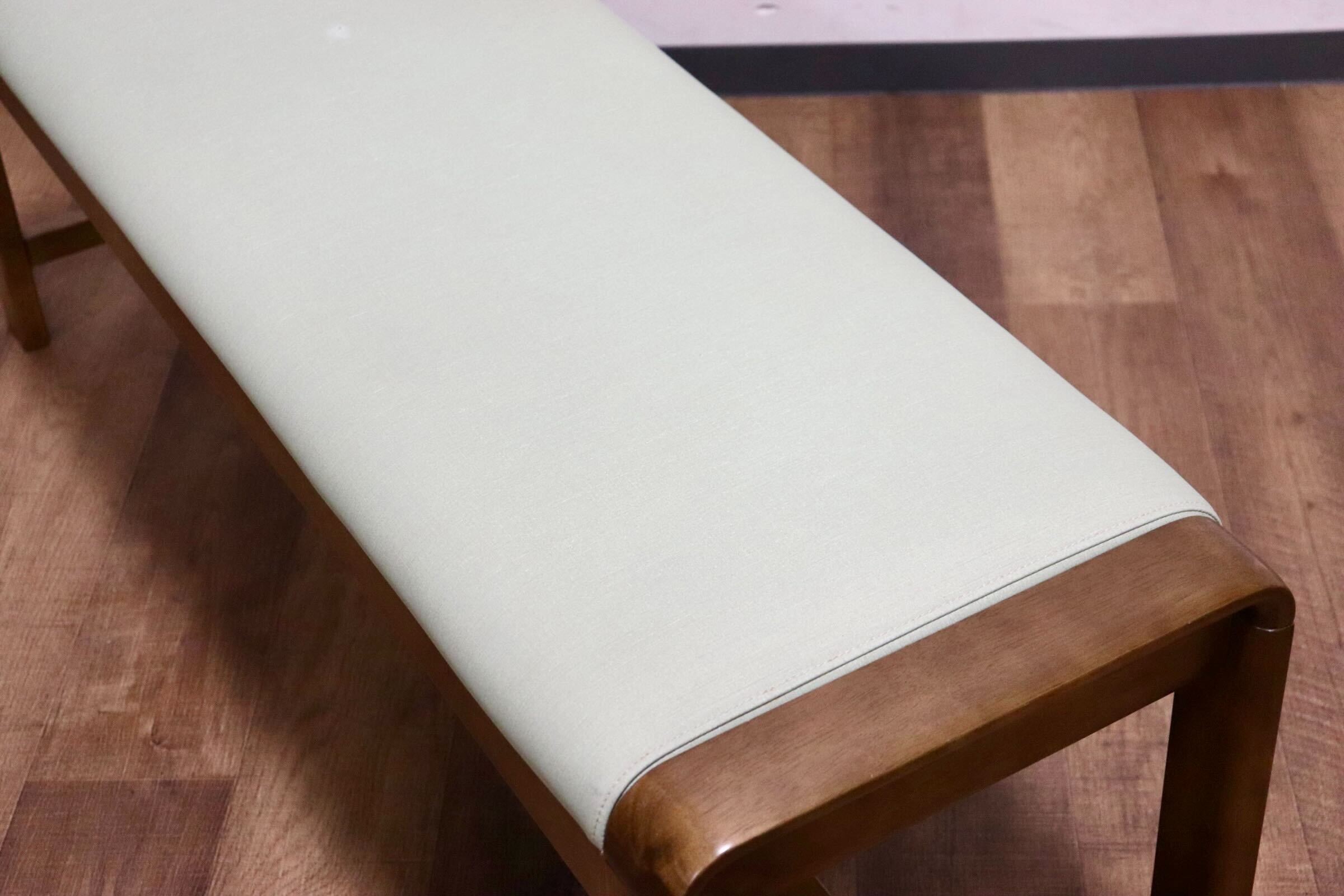 GMHH339○karimoku / カリモク Direttore ディレトーレ ダイニングベンチ 食卓椅子 ベンチ 長椅子 腰掛け 合皮 若葉色 楢材 モダン