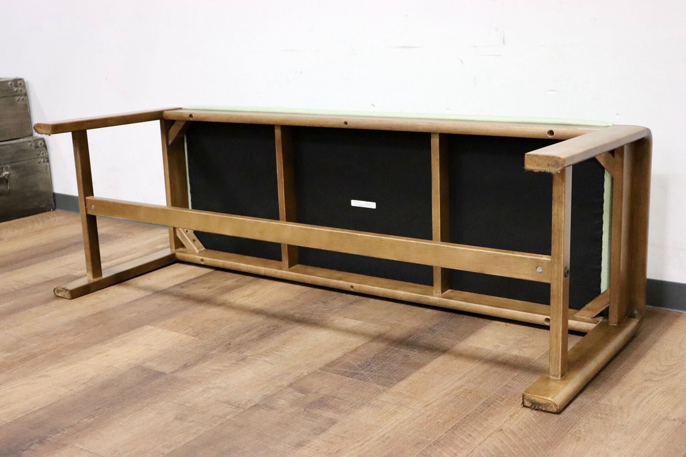 GMHH339○karimoku / カリモク Direttore ディレトーレ ダイニングベンチ 食卓椅子 ベンチ 長椅子 腰掛け 合皮 若葉色 楢材 モダン