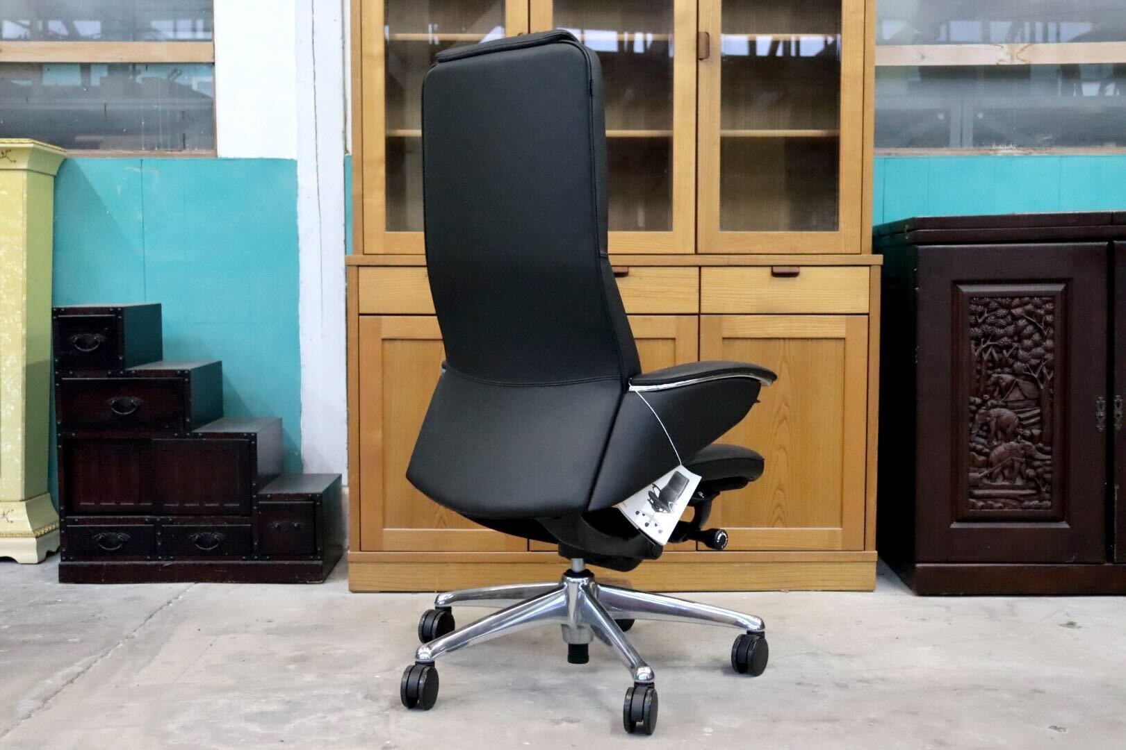 GMIK678A○okamura / オカムラ Legenda レジェンダ オフィスチェア エクストラハイバック 本革 役員室 オカムラ最高級 定価約70万 展示品