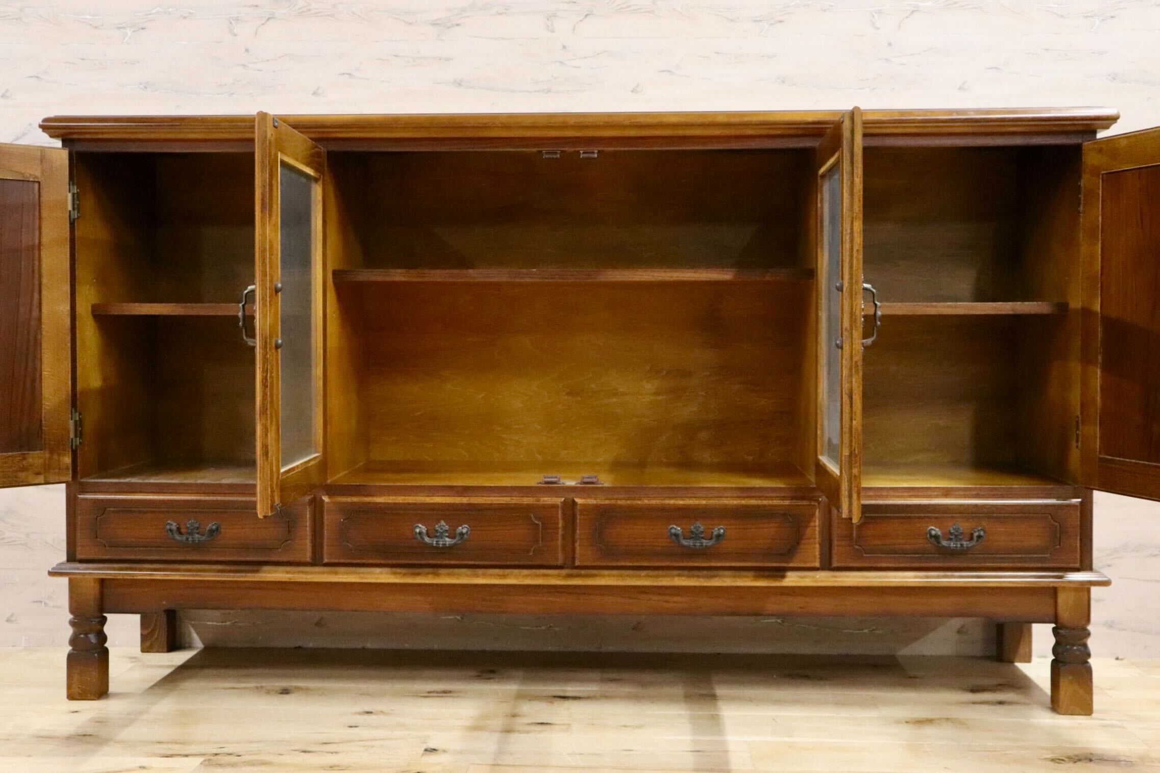 GMHH150○karimoku / カリモク コロニアル サイドボード リビングボード 飾り棚 キャビネット カントリー オールドカリモク 国産家具