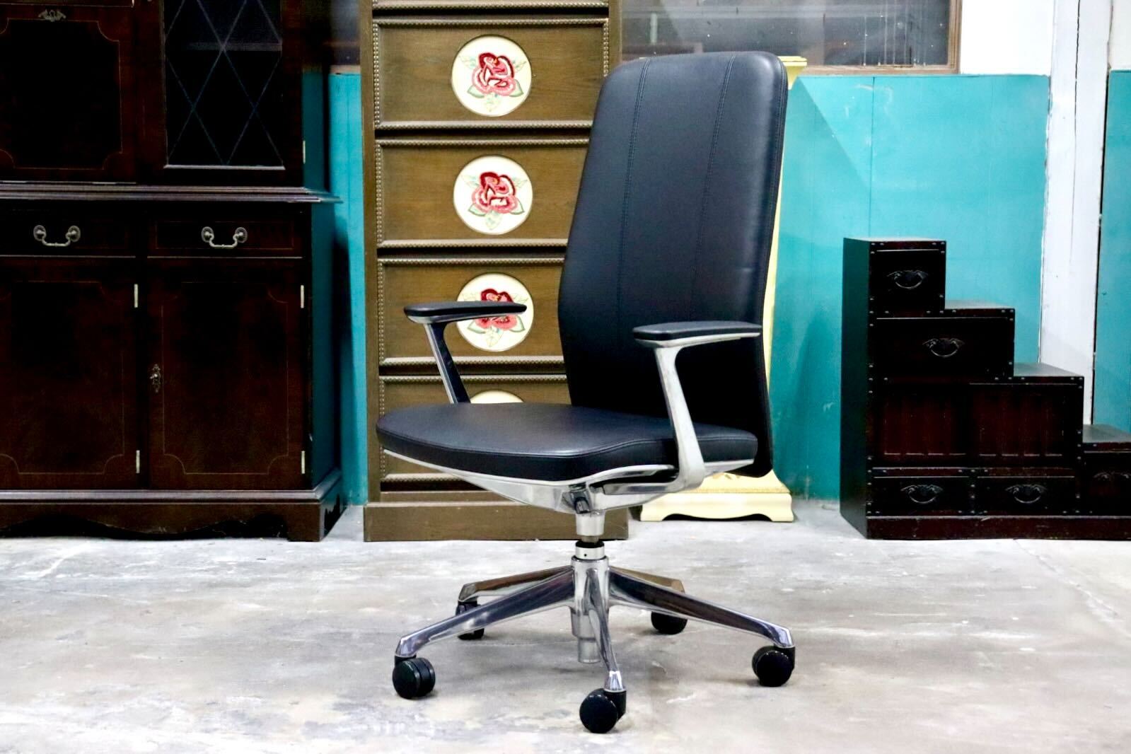 GMIK678B○okamura / オカムラ CRAFTIE クラフティー デスクチェア オフィスチェア アームチェア 本革 ウォールナット 定価約38万 展示品