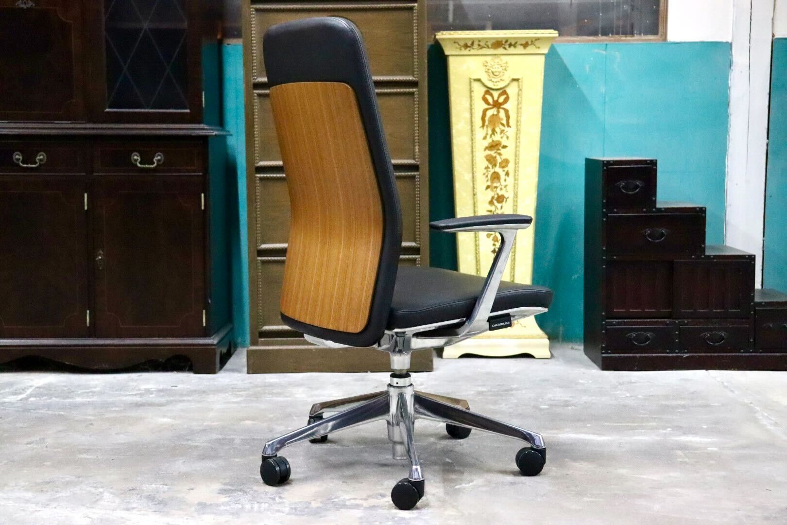 GMIK678B○okamura / オカムラ CRAFTIE クラフティー デスクチェア オフィスチェア アームチェア 本革 ウォールナット 定価約38万 展示品