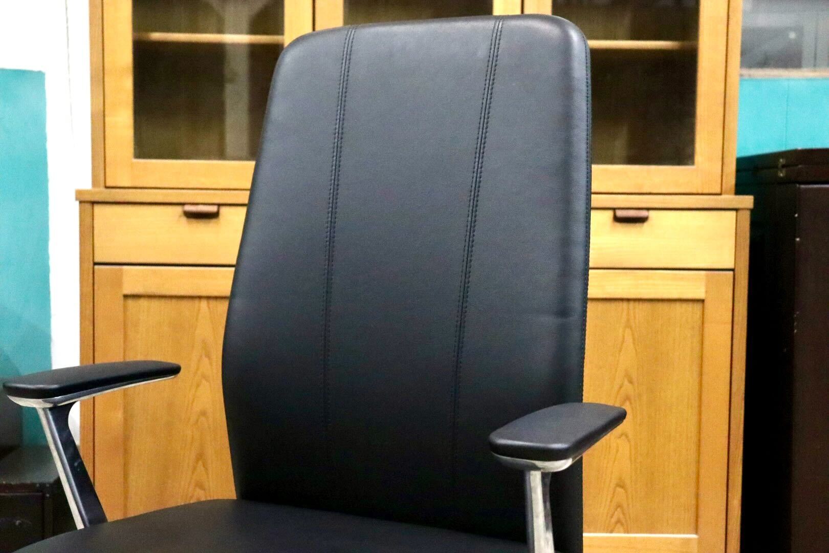 GMIK678B○okamura / オカムラ CRAFTIE クラフティー デスクチェア オフィスチェア アームチェア 本革 ウォールナット 定価約38万 展示品