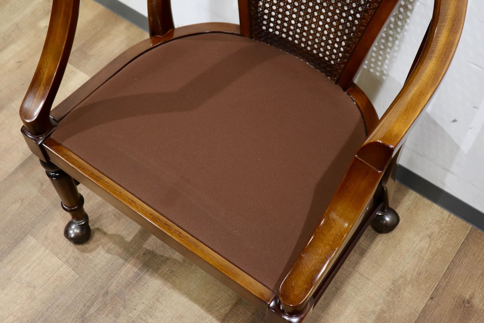 GMHH314A○karimoku / カリモク コロニアル ダイニングチェア 食卓椅子 キャスター付き ブナ材 ファブリック 花柄 モダン 国産家具