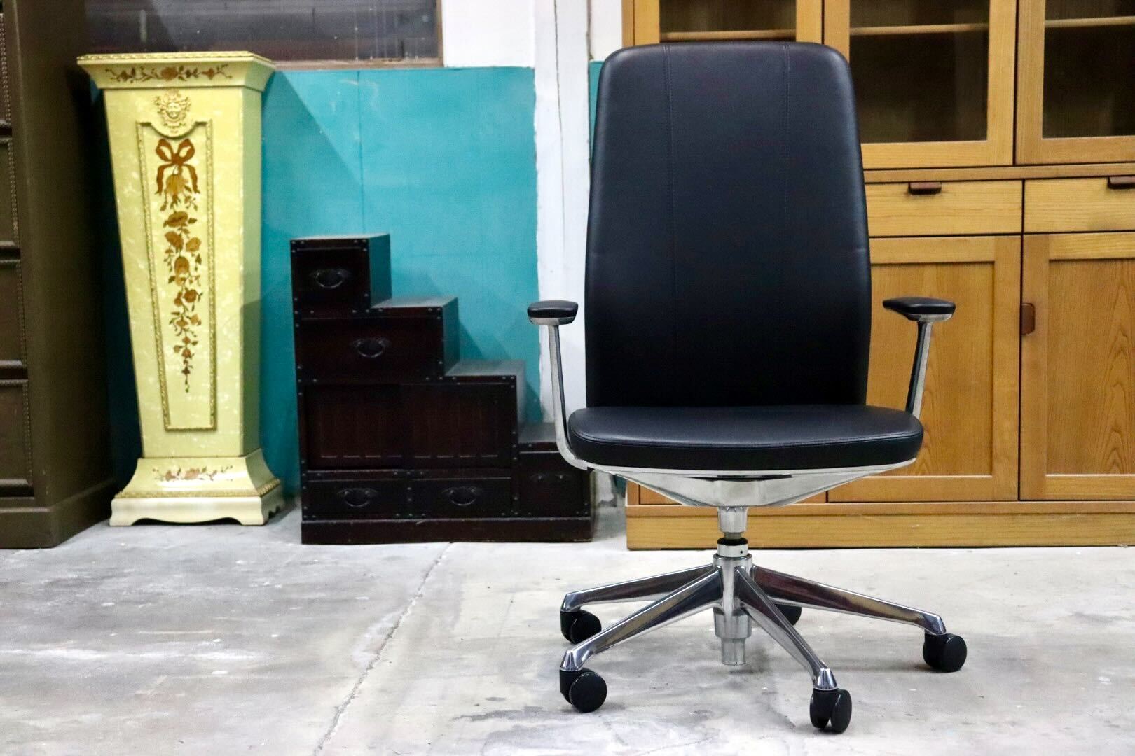 GMIK678B○okamura / オカムラ CRAFTIE クラフティー デスクチェア オフィスチェア アームチェア 本革 ウォールナット 定価約38万 展示品